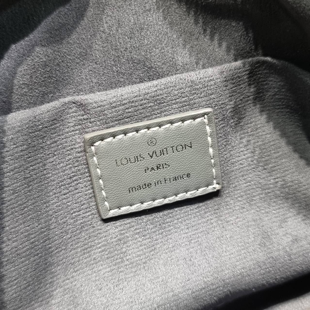 LV bandouliere 25 washed denim monogram keepall bag ใหม่ล่าสุด กับกระเป๋าทรงหมอนสุดฮิต ที่มาในรูปแบบ washed denim สวยคลาสสิค ดูแพงสุดๆ