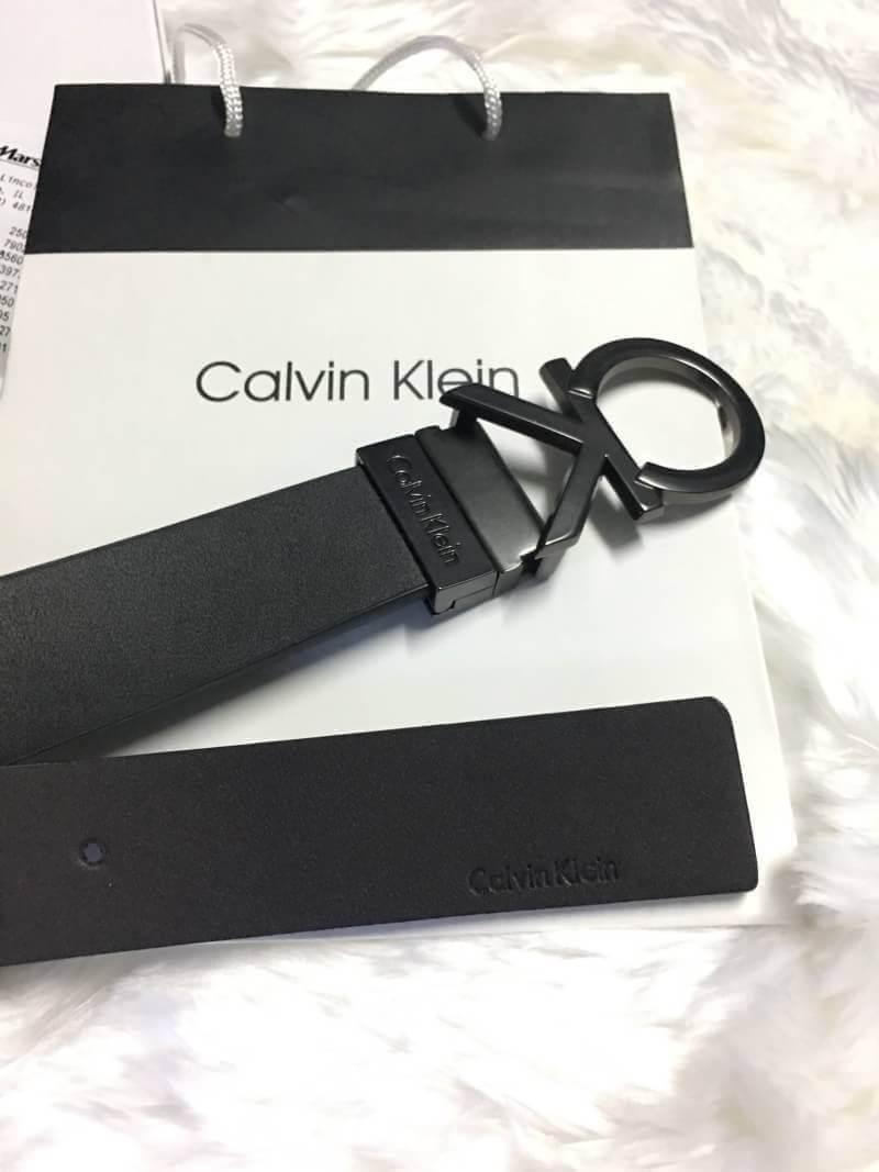 ชุดของขวัญสำหรับคุณผู้ชาย เข็มขัด Calvin klein พร้อมกล่องสวยหรู พร้อมถุงกระดาษแบรนด์ ซื้อเป็นของขวัญ ของฝาก ปีใหม่ ดีเลิศมากค่ะขอบอก