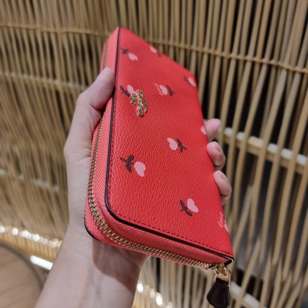 OUTLET 】COACH ACCORDION ZIP WALLET IN SIGNATURE CANVAS F86093 C3287 F98126 กระเป๋าสตางค์ใบยาว น่ารักน่าใช้