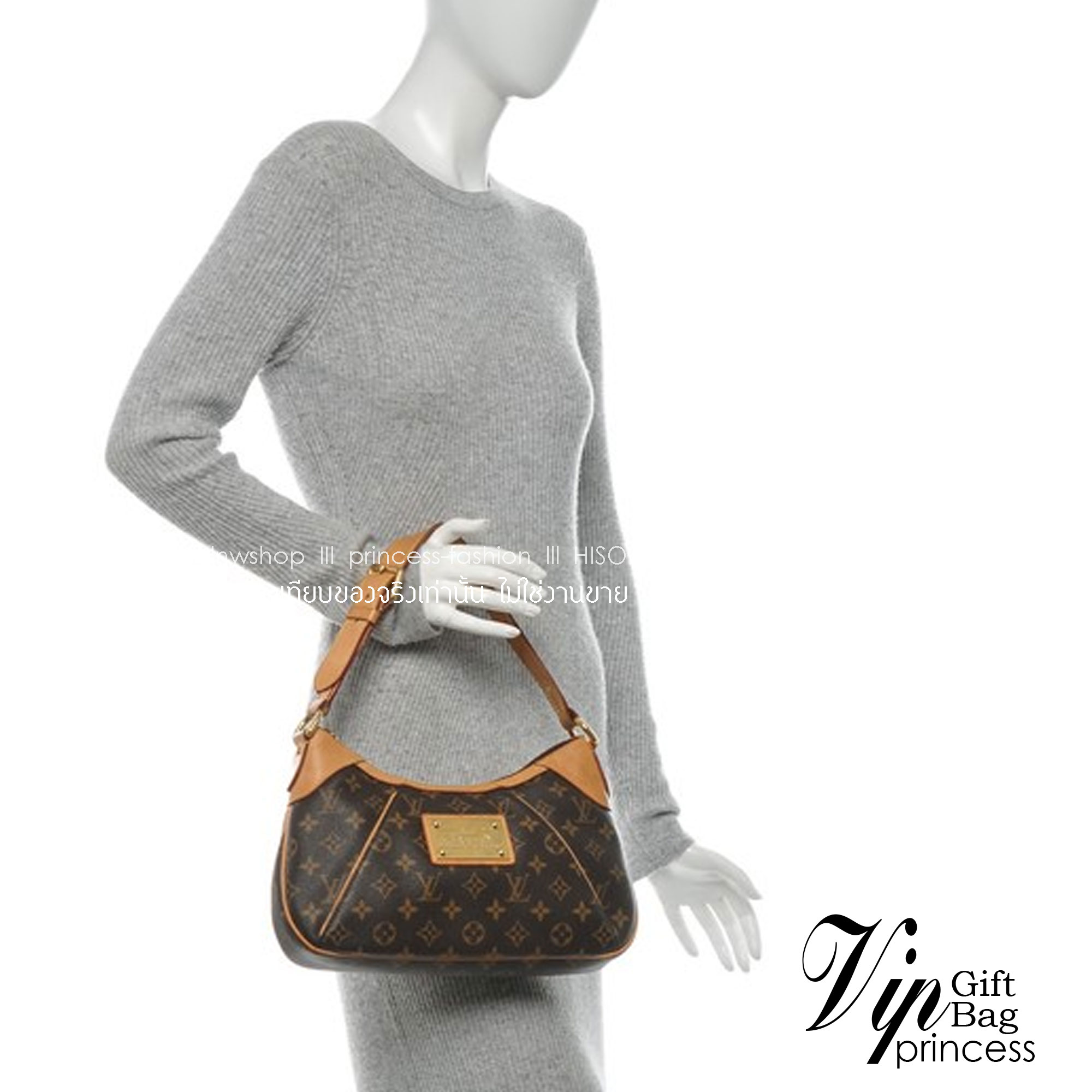 LV THAMES PM MONOGRAM BAG กระเป๋าสะพายไหล่รุ่นยอดฮิตทรงพอช ใบใหญ่กำลังดี สวยดีไซน์คลาสสิควินเทจ สายสะพายในตัวใช้งานได้คล่องตัว