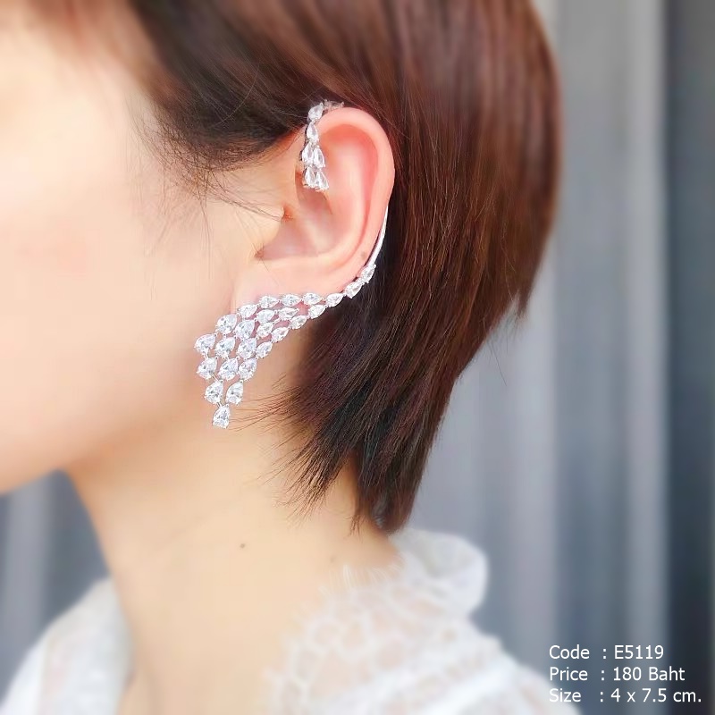 ต่างหูเจาะ+เกี่ยวใบหู งานคริสตัลหยดน้ำทั้งชิ้น