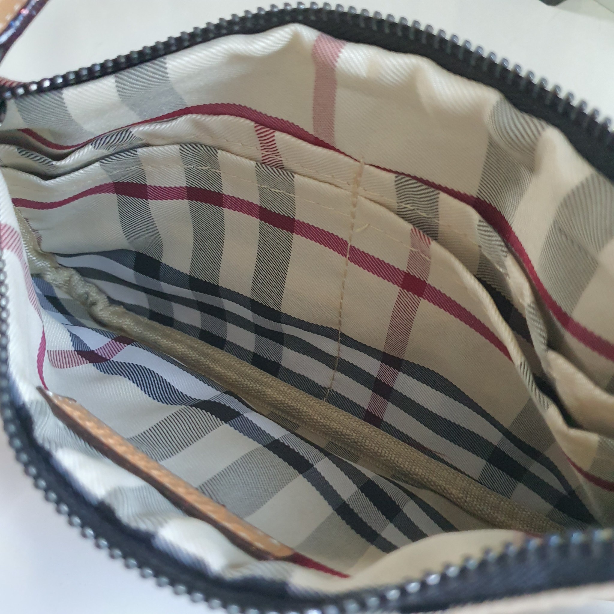 BURBERRY FRAGRANCES WRISTLET VIP Gift With Purchase Limited Edition พรีเมี่ยมกิ๊ฟของเเท้จากเคาน์เตอร์น้ำหอม