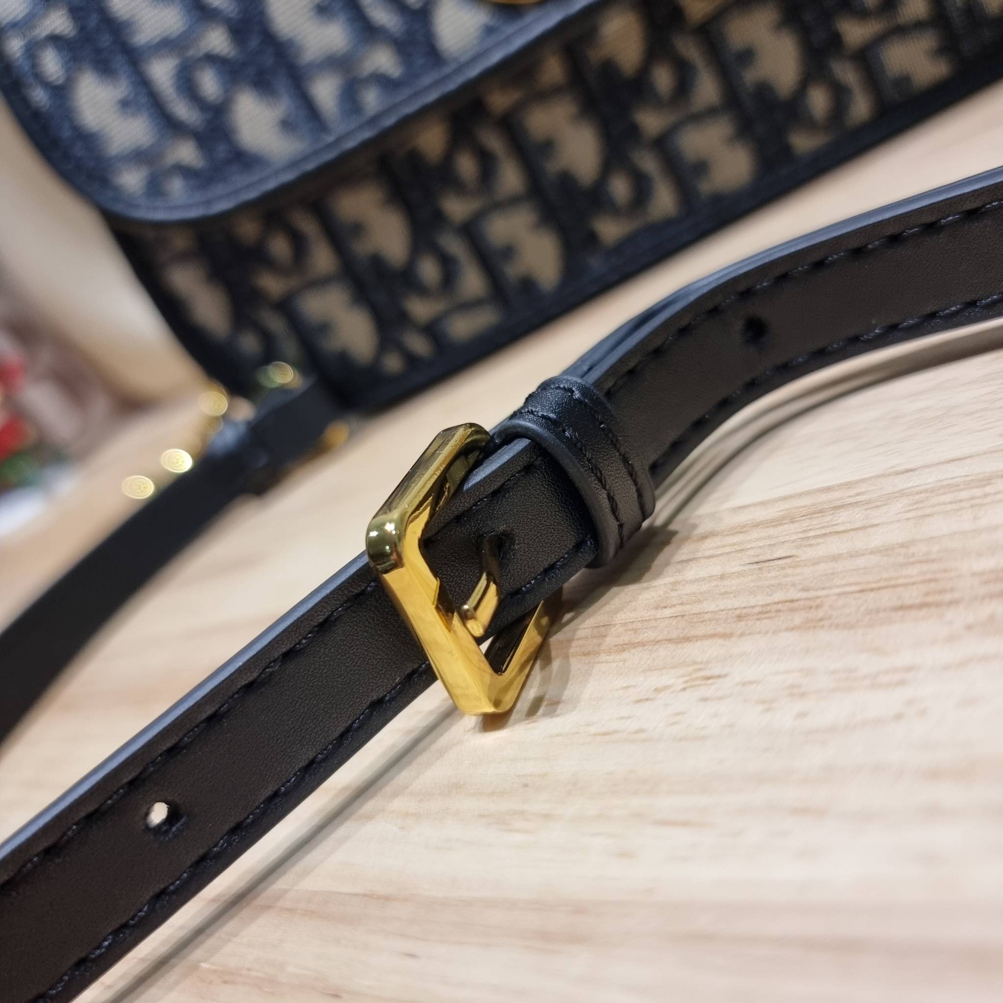 DIOR 30 MONTAIGNE AVENUE BAG สวยหรู ดีเทลแพง ต้องยกให้ไอเท็มนี้เลย กับกระเป๋าสะพายข้าง