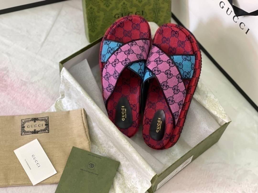 หนังแท้ GUCCI Denim Sandals / GG jacquard organic denim platform sandals / GG Shoes พร้อมส่งที่ไทย รองเท้าผ้าเดนิมเกรดเทพออริจินอล ภาพสินค้าถ่ายจากงานขายจริง ใช้งานต่างประเทศได้ค่ะ