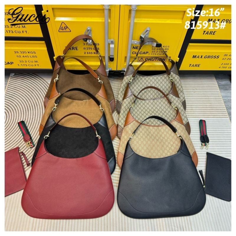 GUCCI B shoulder bag กระเป๋าสะพายไหล่รุ่นใหม่ล่าสุด ใบใหญ่จุของได้เยอะจุใจ เอาใจสายแบกแต่ยังคงความหรูมีสไตส์ในตัว ใช้ได้ทั้งชายหญิง ใบจริงสวยมาก คุ้มค่าที่สุด