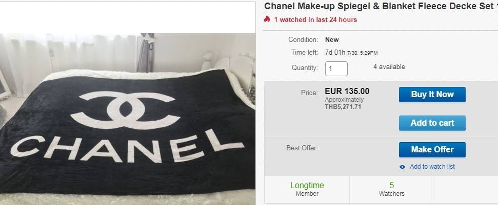Chanel Blanket Gift ผ้าห่ม Chanel ขนาดกำลังดี พกพาสะดวก VIP. gift จาก chabel เนื้อผ้าสำลีหนานุ่ม ทูโทนขาวดำ คลาสสิก signature แบรนด์ ทรงสี่เหลี่ยมผืนผ้า จะใช้เป็นผ้าห่ม, ผ้าคลุม หรือจะมอบเป็นของขวัญก็เหมาะ สวยหรูดูแพงค่ะ