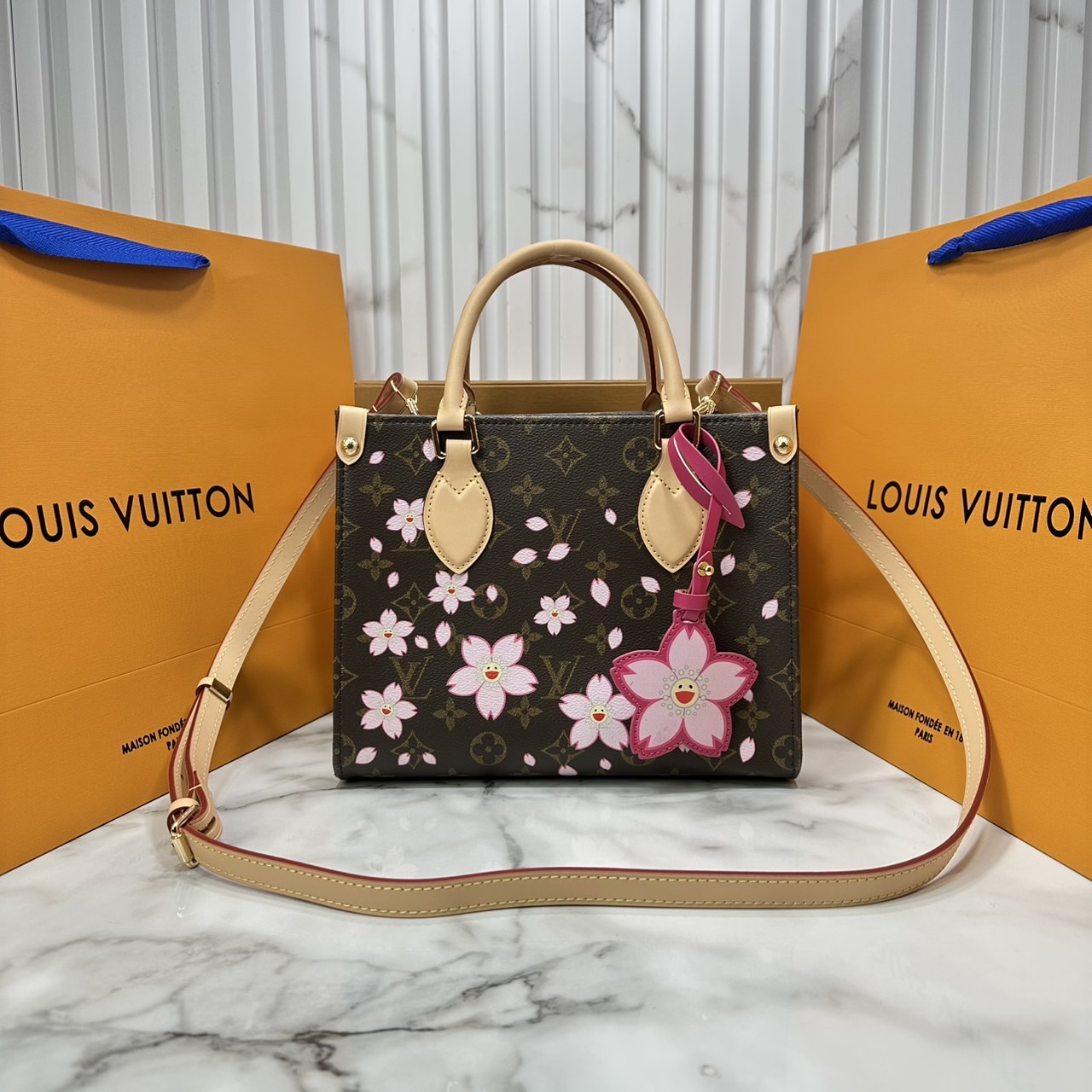 ORI หนังแท้ | คอลใหม่ดอกไม้แสนหวาน LV x TM Cherry Blossom bag กระเป๋าสะพายดีไซน์คลาสสิครุ่นสุดปัง ปรับลุคให้มีชีวิตชีวาด้วยลายดอกไม้เชอรี่บลอสซั่ม คอลใหม่สุดเอ็กซ์คลูซีฟ