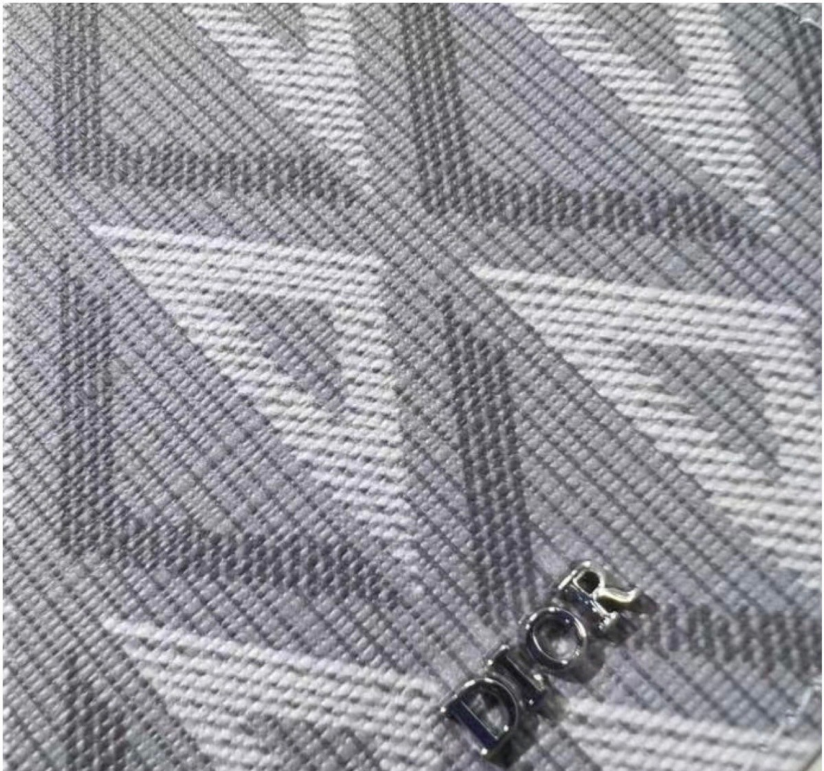 DIOR Wallet CD Diamond Canvas กระเป๋าสตางค์ใบสั้น พร้อมส่งที่ไทย ภาพสินค้าถ่ายจากงานขายจริง ใช้งานต่างประเทศได้