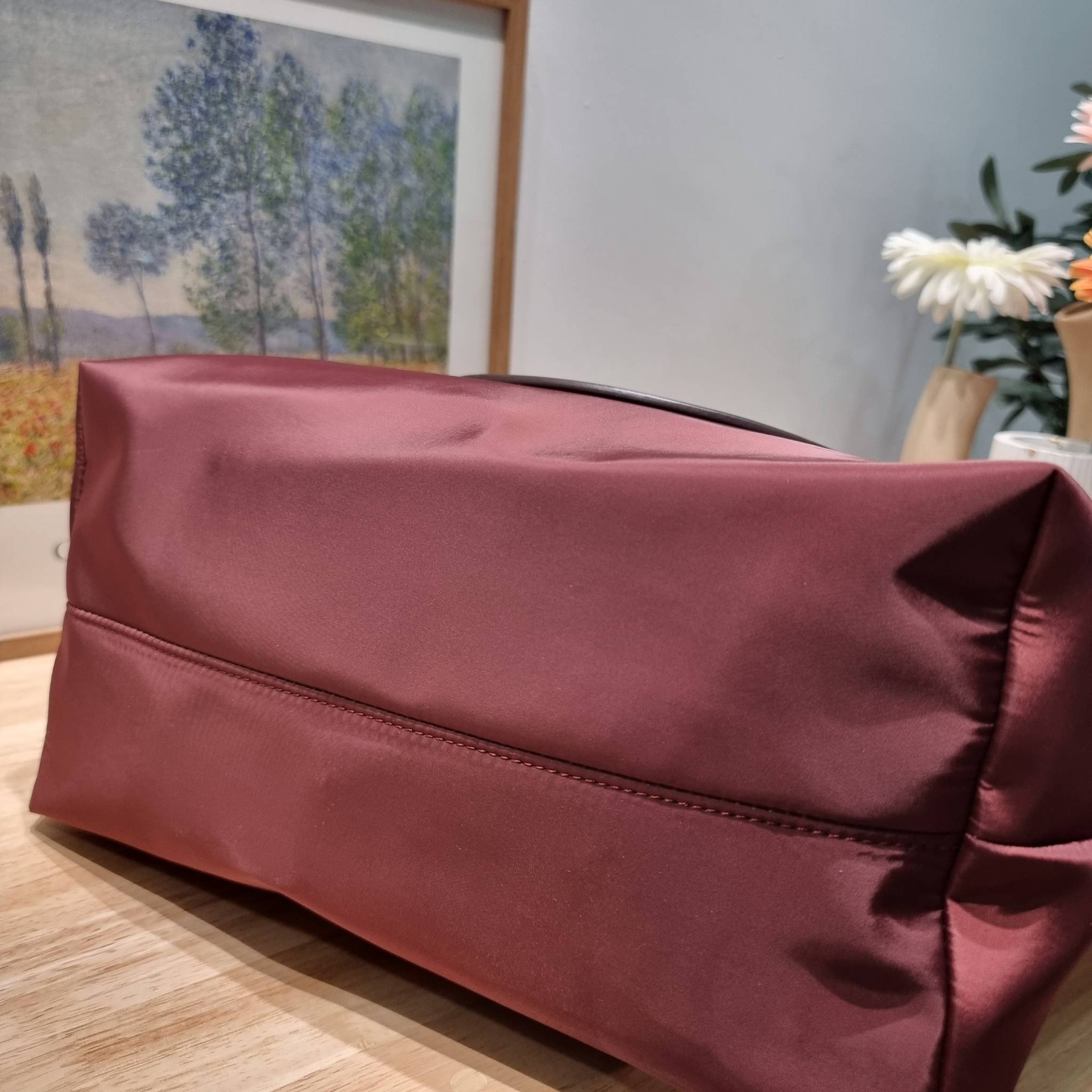 TORY BURCH Ella Chain Tote Bag / TORY TOTE NYLON BAG พร้อมส่ง 4 สี กระเป๋าสะพายทรงโท้ทใบใหญ่ จุของไปเลยแน่นๆ รูปทรงคลาสสิคชวนใช้ โดดเด่นด้วย patch โลโก้ แนะนำรีบสั่งใช้ไปสวยก่อนใครได้เลยน้า