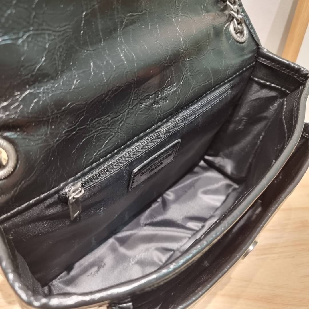 YSL niki baby chain bag in crinkled vintage leather / Yves Saint laurent shoulder bag กระเป๋าสะพายทรงคลาสสิค สุดฮอต ที่ใครๆก็ต้องมีใช้ ดีไซน์เรียบหรู วัสดุหนังลายวินเทจสัมผัสดี