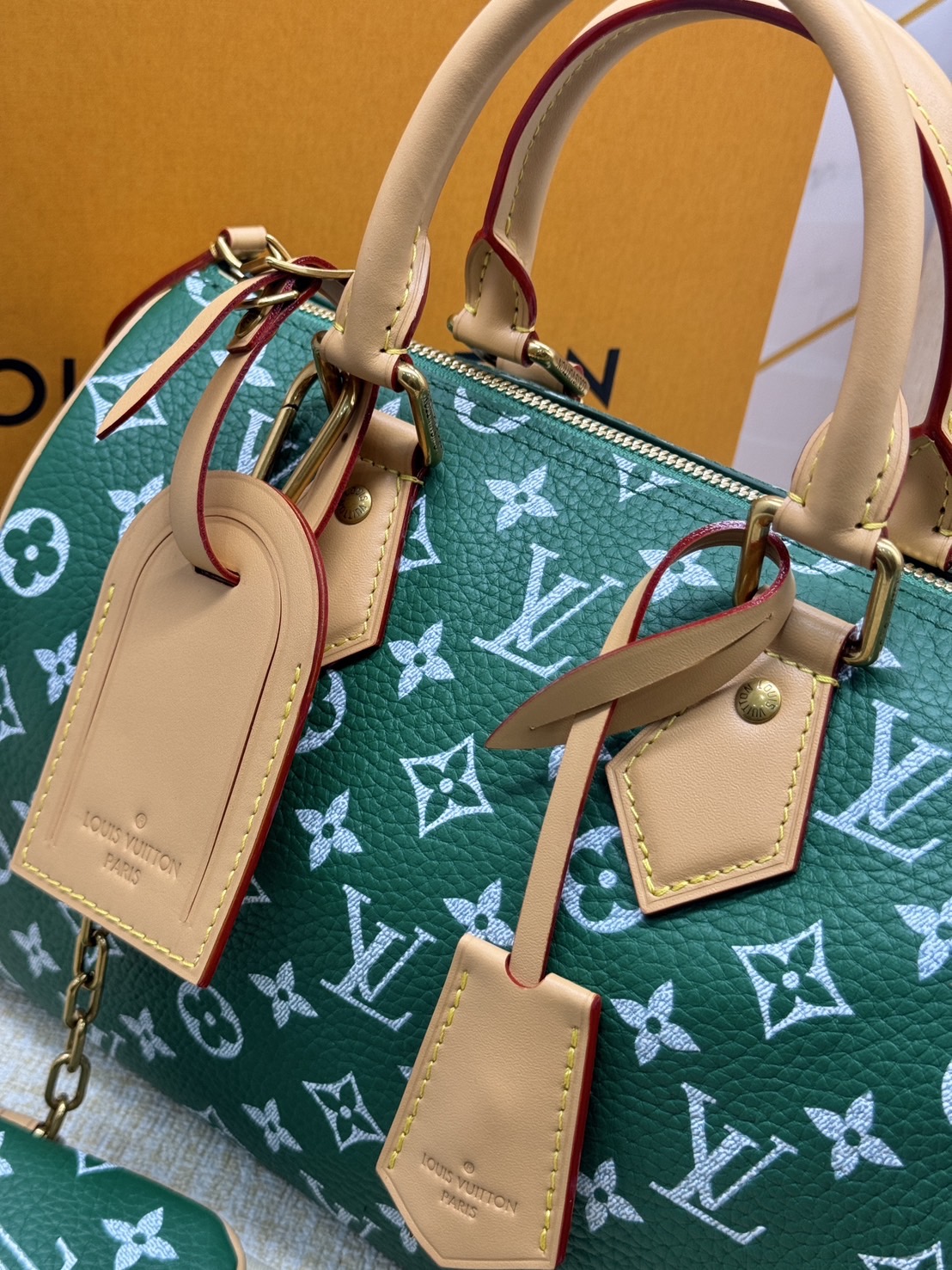 RUNWAY LV Speedy P9 Bandoulière 25 Soft Leather กระเป๋าสะพายสปีดี้รุ่นใหม่หรูหรา เกรดท็อปวีไอพี เกรดดีสุด 1:1 หนังแท้สวยงาม เก็บทุกรายละเอียด ใช้สลับแท้ ผ่านทุก ตม.