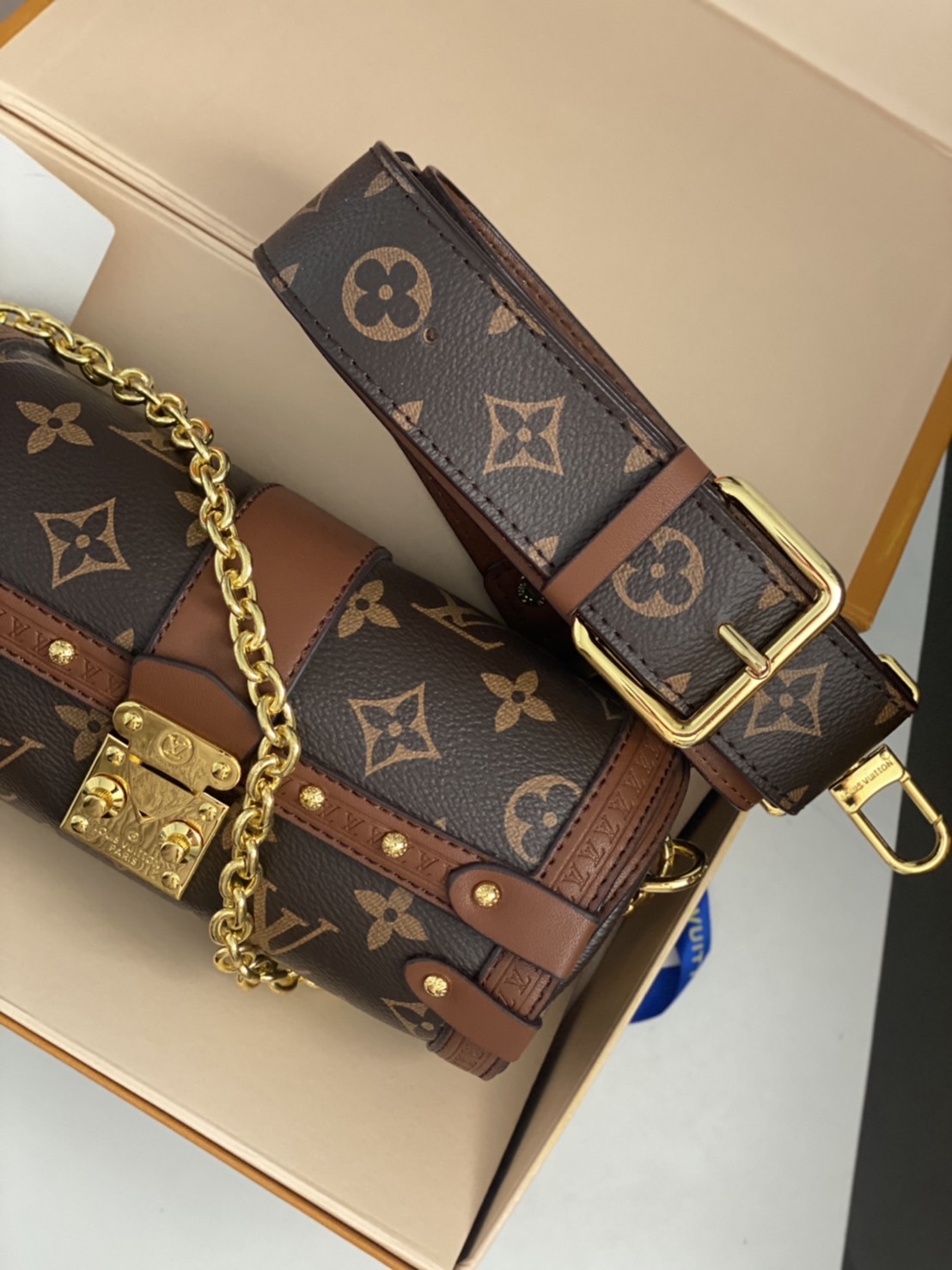 LV Papillon Trunk Monogram Canvas - Handbags เกรดออริจินอล ใช้งานต่างประเทศได้ พร้อมส่งที่ไทย กระเป๋าทรงสวย ดีไซน์หรู มีสายมาให้ 2 เส้น สายโซ่และสายหนังสปอร์ตเส้นใหญ่ วัสดุหนังแคนวาสอย่างดี ใบจริงสวยสุดคุ้ม