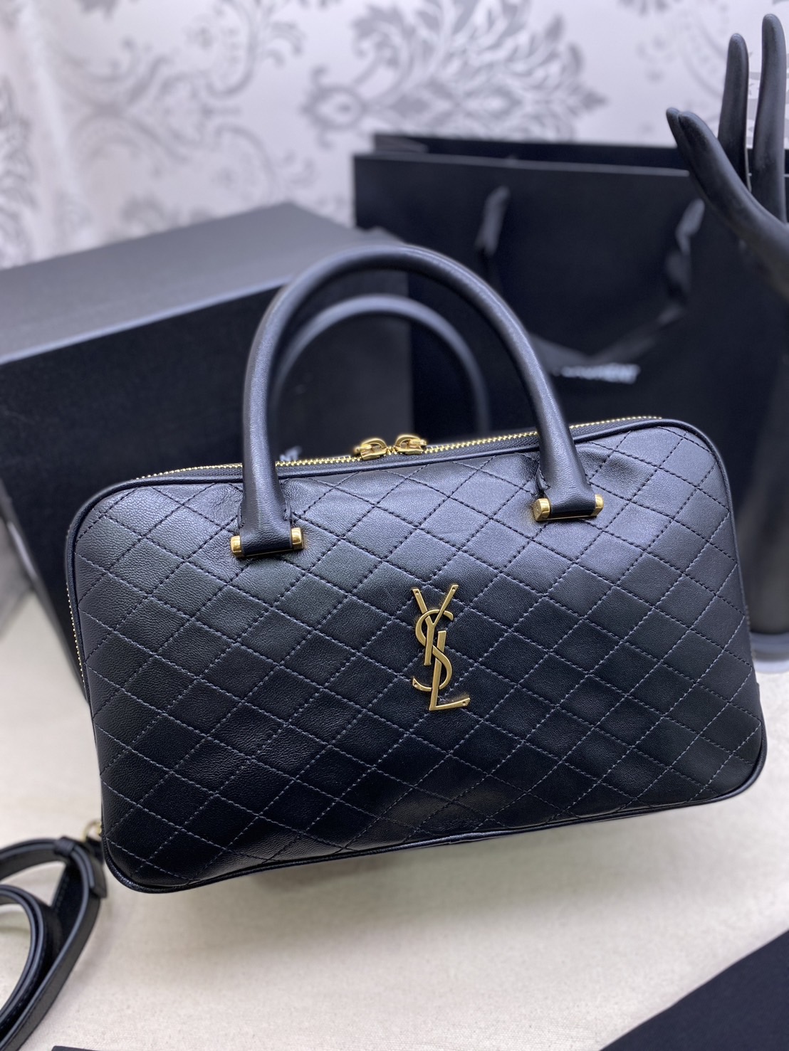 YSL LYIA DUFFLE IN QUILTED / YSL Keepall กระเป๋าสะพายใบใหญ่ ใช้เดินทางได้ งานหนังสวยเต็มใบ เกรดออริ สลับแท้ 1:1 ใช้ต่างประเทศได้