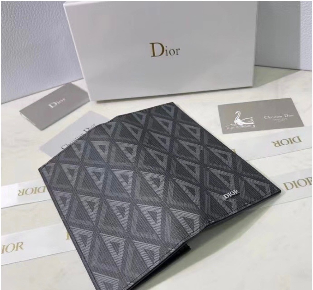 DIOR Vertical Long Wallet Dior CD Diamond Canvas กระเป๋าสตางค์ใบยาว พร้อมส่งที่ไทย ภาพสินค้าถ่ายจากงานขายจริง ใช้งานต่างประเทศได้