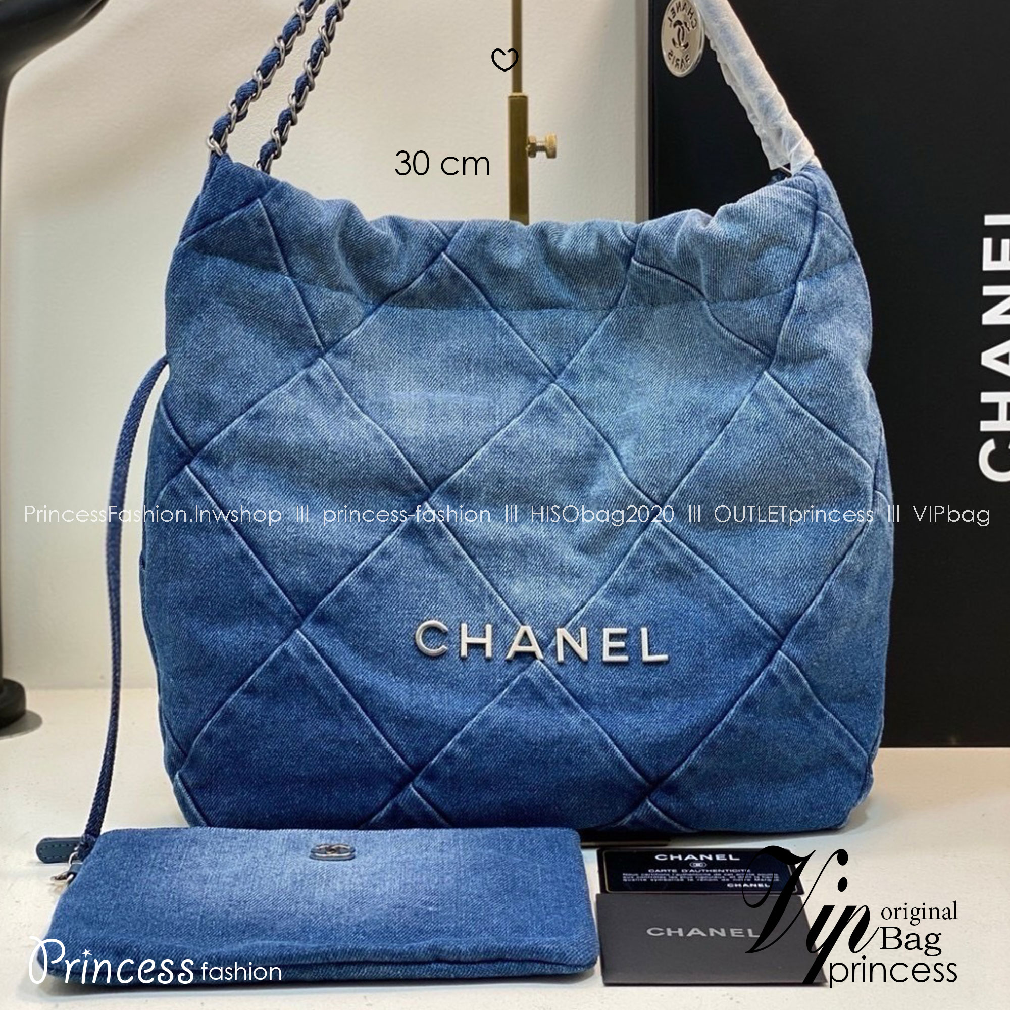 30cm Chanel 22 Denim Bag / Chanel Tote Bag กระเป๋าสะพายทรงโท้ทเดนิม ยีนส์ เท่ๆ คูลๆ งานเดนิมฟอกดีเทลความสวยมาก เป็นทรงโท้ทที่ได้รับการตอบรับดีมาก เกินต้านที่สุดกับไอเท็มนี้