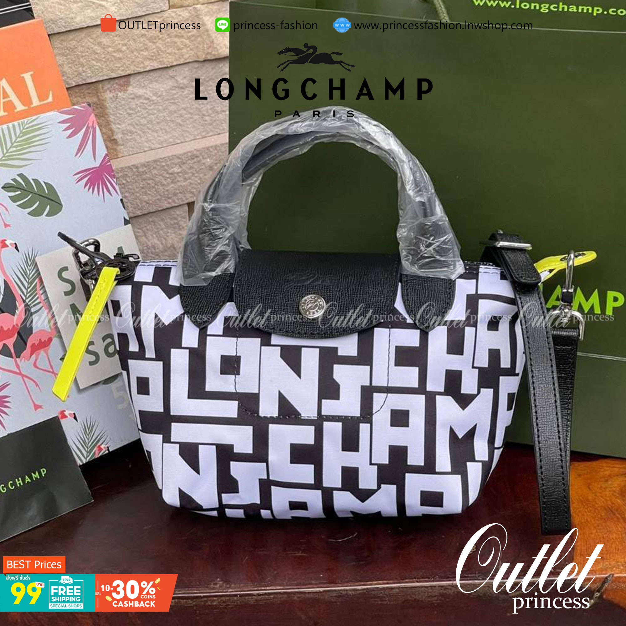 LONGCHAMP LE PLIAGE COLLECTION TOP HANDLE BAG XS พบกับคอลเลคชั่นใหม่ล่าสุด มีดีไซน์ที่เรียบหรูและคลาสสิก แฝงด้วยลูกเล่นแบบเฟมินีน แถมยังมีน้ำหนักเบาอย่างไม่น่าเชื่อ มาพร้อมกับหูจับกระเป๋าคู่และฝาปิดแบบกระดุม กระเป๋าถือใบนี้สามารถใช้ถือแบบทั่วไป มีสายสะพาย