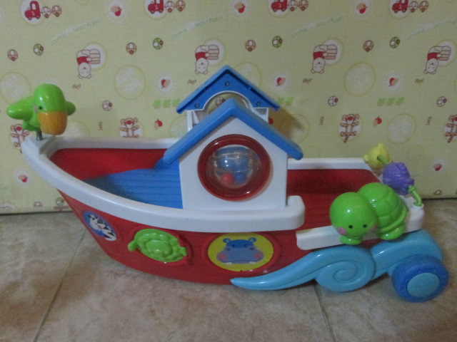 Fisher Price Amazing Animals Roll-Along Musical Ark/Boat ของเล่นมือสอง (ลำใหญ่ มีเสียงค่ะ)