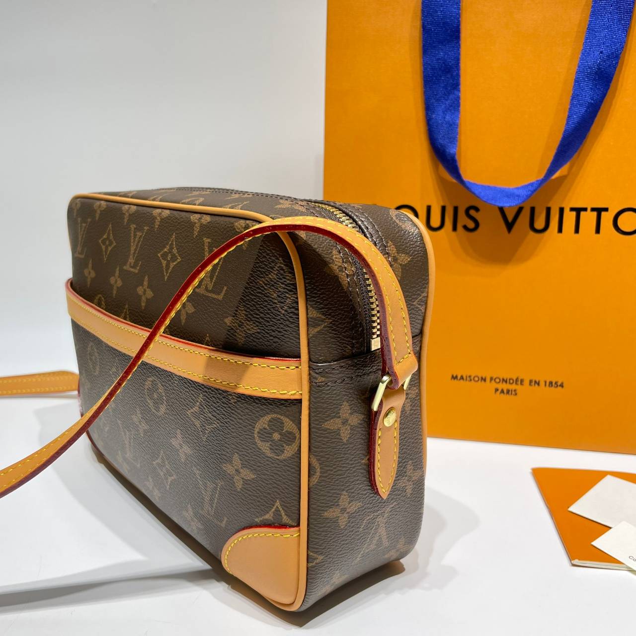 LV Trocadero 27 Monogram Vintage Crossbody Bag / LV Messenger Bag กระเป๋าสะพายทรงแมสเซ็นเจอร์วินเทจ เกรดออริ ท็อป สลับแท้ 1:1 เกรดดีสุด หนังแท้ ผ่านทุก ตม.