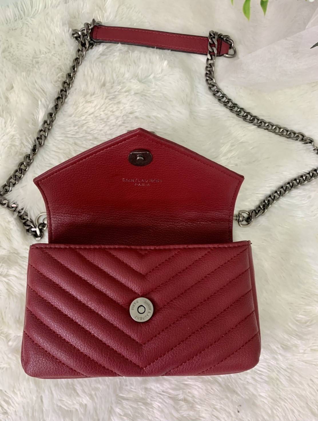 VIP 】SAINT LAURENT CLASSIC BABY COLLEGE MONOGRAM CHAIN BAG IN BLACK MATELASSE LEATHER VIP GIFT WITH PURCHASE (GWP) พรีเมี่ยมกิ้ฟ Limited Edition จาก YSL DUTY FREE COUNTER กระเป๋าสะพายรูปทรงน่ารัก ดีไซต์มาใหม่สำหรับสาวก SAINT LAURENT มีหูจับเกร๋ๆ ที่ด้านบน