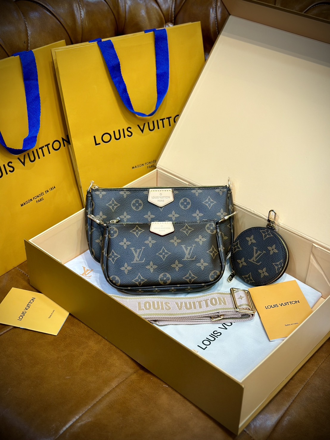 LV Multi Pochette Accessoires Monogram / LV Pochette กระเป๋าสะพายมัลติฟังก์ชั่น สุดฮอต ดีไซน์คลาสสิควินเทจ สะพายปรับลุคได้หลายสไตล์ รับรองคุ้มค่าจริงๆจ้า เกรดออริ เทียบแท้