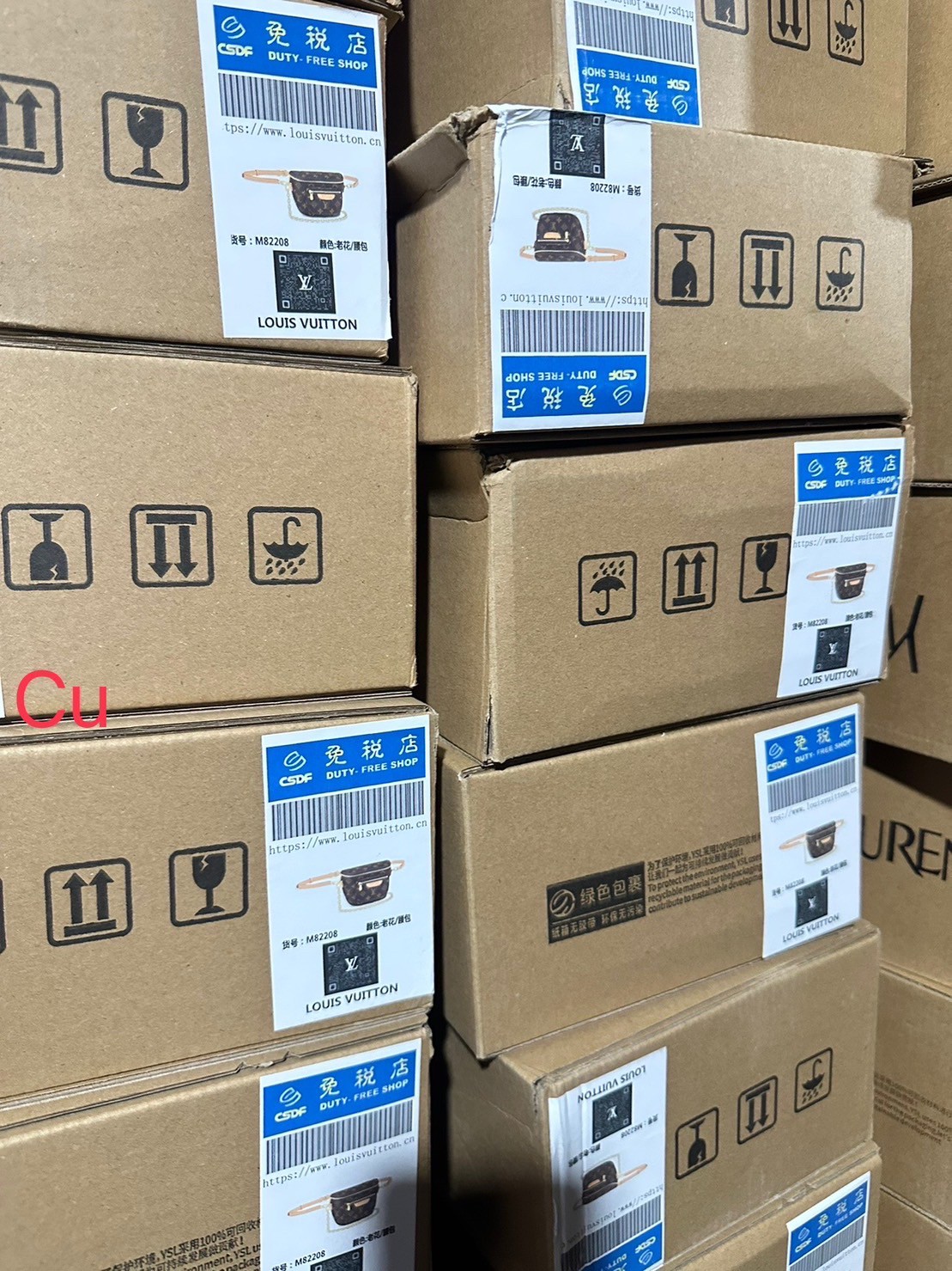 LV Mini Bumbag Monogram / LV BAG พร้อมส่ง กระเป๋าสะพายไซส์มินิ มาพร้อมสายโซ่และสายหนังถอดได้ แบบคาดอก คาดเอว สะพายข้างได้ ราคาสุดคุ้มที่ไม่อยากให้พลาดน้า รีบสวยก่อนใครได้เลย