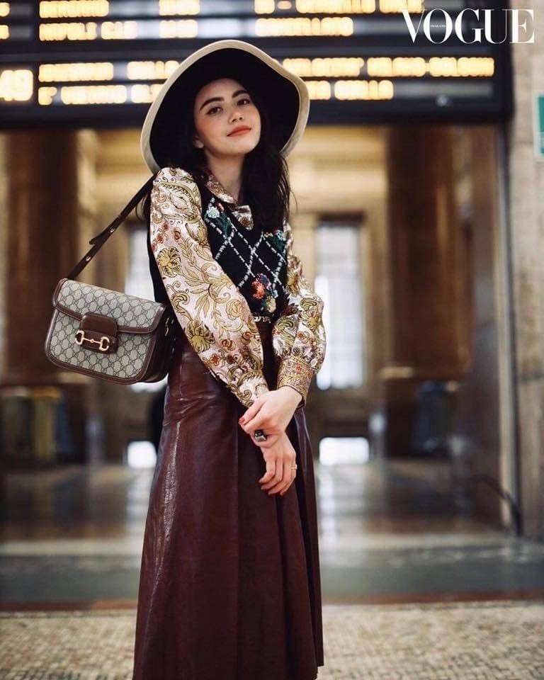 Gucci Horsebit Shoulder Bag กระเป๋าสะพายไหล่ วัสดุผ้าใบ GG Superme ตัดแต่งหนังแท้ สายสะพายไหล่ปรับระดับได้ ด้านในมี 1 ช่องซิป อะไหล่ทองหรูหรา ดาราเซเลปใช้เพียบ ไม่มีเอ๊า เรียบหรูดูแพงสุดๆค่า