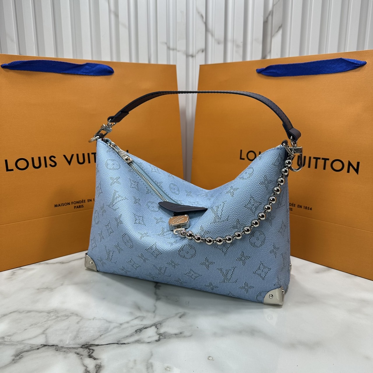 ORI หนังแท้ | LV Bobo Trunk bag Monogram Heritage Canvas / LV Hobob Bag กระเป๋าถือ กระเป๋าสะพายทรงโฮโบ ไอเท็มใหม่ล่าสุดจากตระกูล Trunk รังสรรค์จาก Monogram Heritage แคนวาส มุมกระเป๋าที่ได้แรงบันดาลใจจากทรังก์