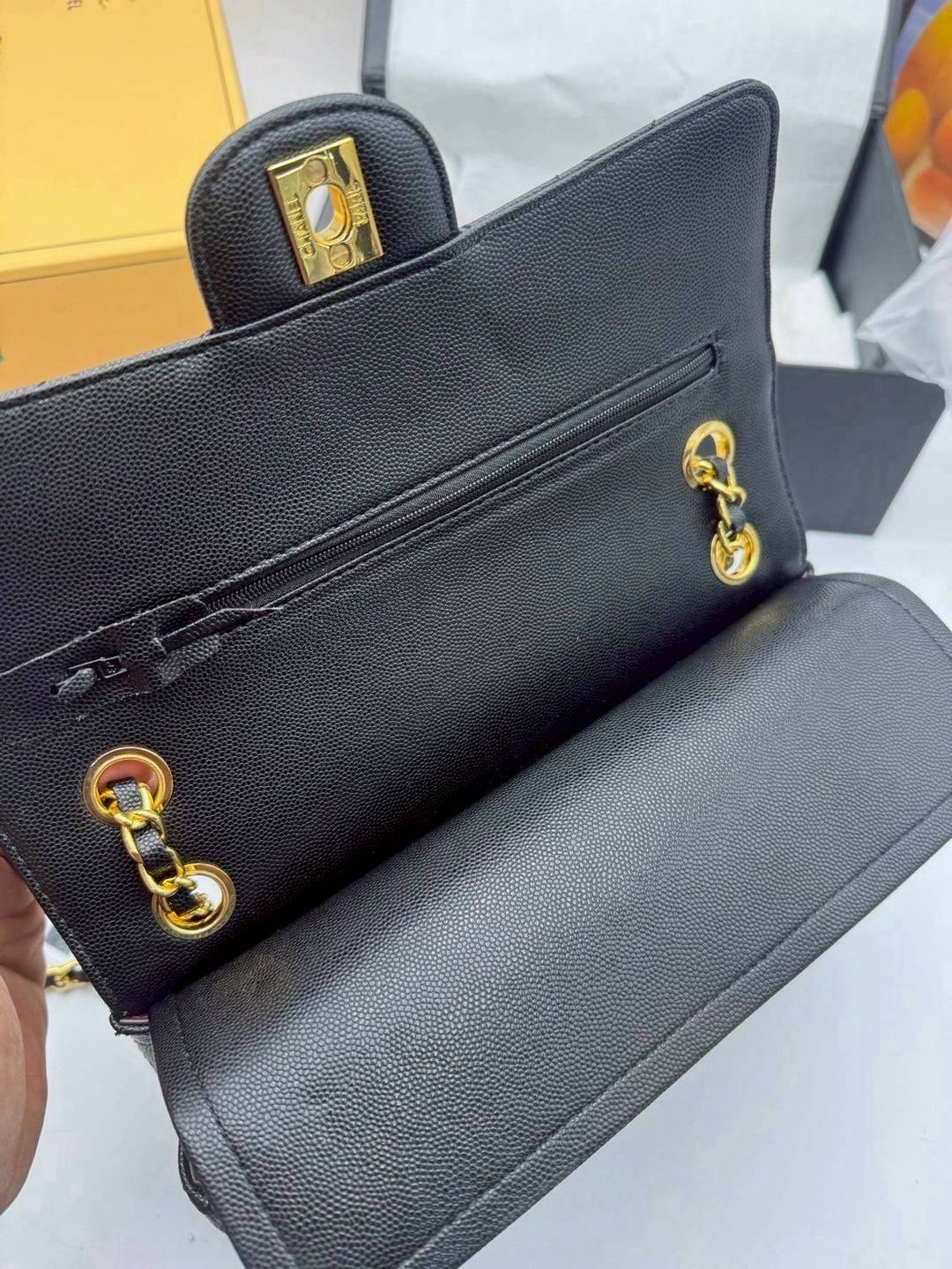 CHANEL Classic Bag 25cm สีใหม่เข้าเพิ่ม สวยละมุน สวยสดใสแบบสับ สวยตัวแม่ต้องมี กระเป๋าสะพายข้าง รูปทรงคลาสสิค หรูหรา