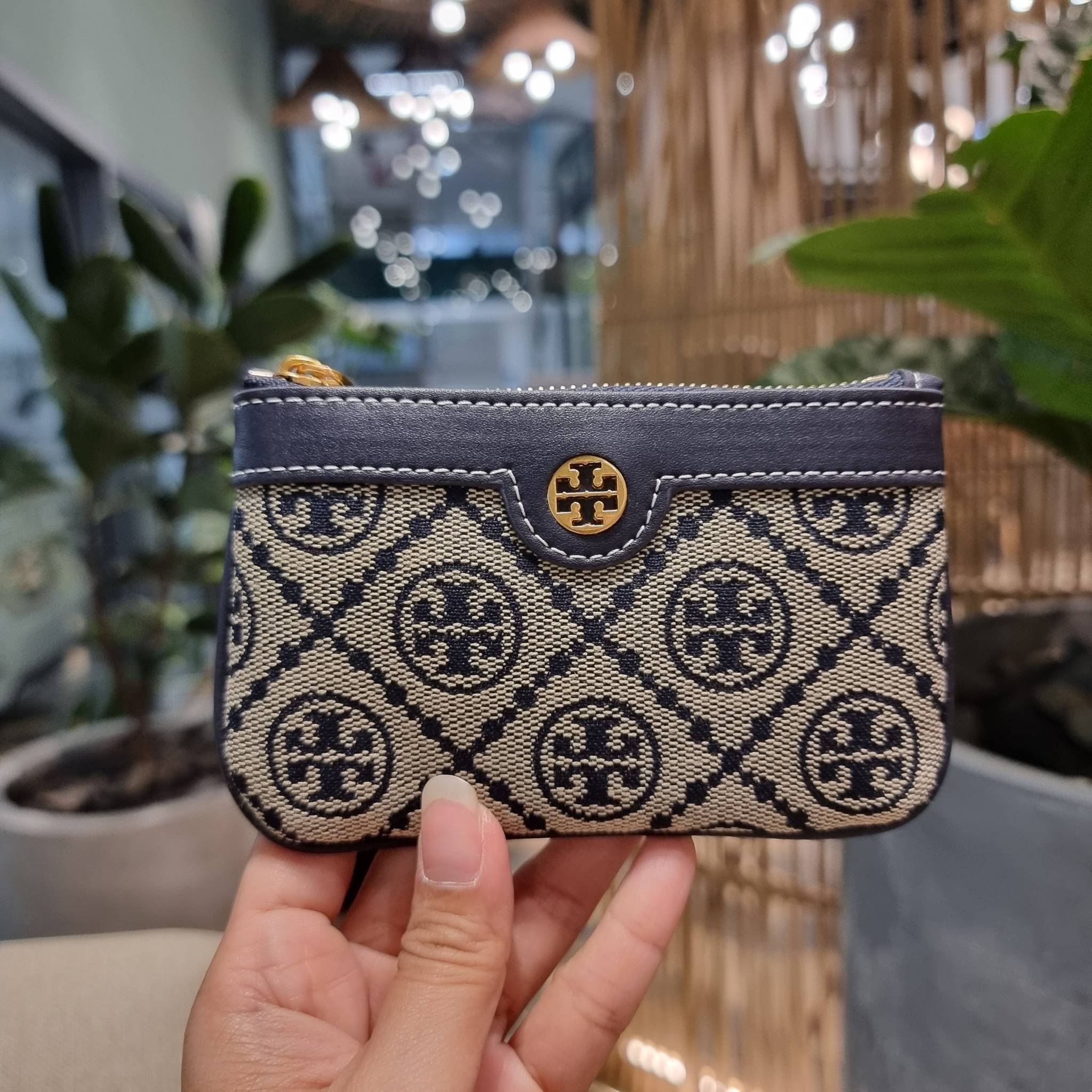 TORY BURCH T MONOGRAM CARD CASE KEY RING ใหม่ล่าสุด กับกระเป๋าเอนกประสงค์สำหรับถนอมบัตร น่ารัก คิ้วท์ๆ ใบจริงน่าใช้มาก