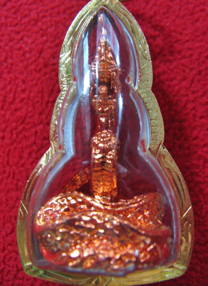 สินค้าหมดค่ะ จี้พญานาคองค์ใหญ่เนื้อทองเหลืองชุบนาคเลี่ยมทองไมครอนพร้อมใบคาถาค่ะ