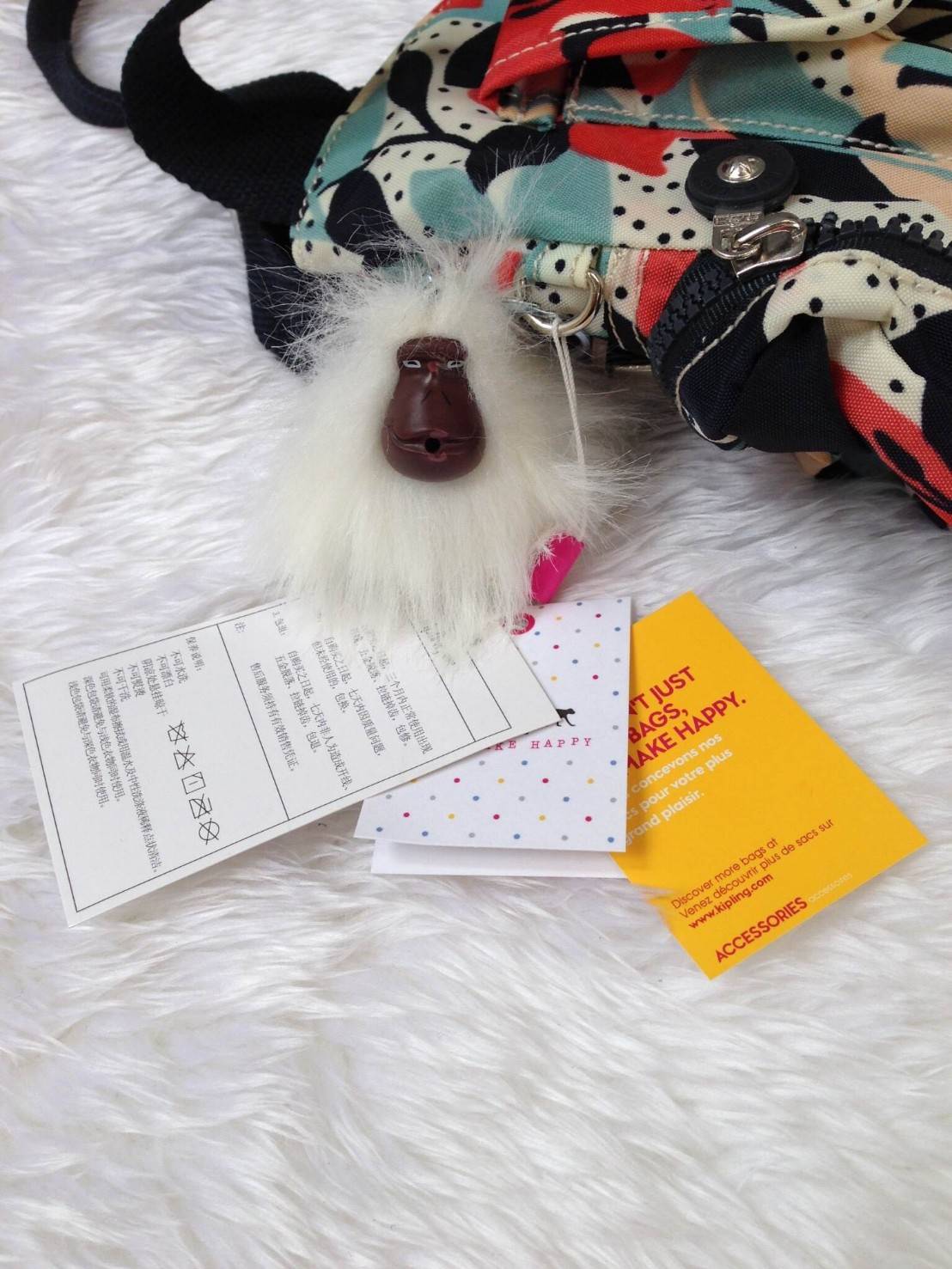 KIpling Felix Large Handbag Bag กระเป๋าถือหรือสะพายสไตล์ลำลองวัสดุ Nylon + Polyester 100% น้ำหนักเบามีหูหิ้วเเละสายสะพายยาวเลื่อนปรับระดับได้ถอดได้ เปิดปิดด้วยซิปสะดวกใช้ โลโก้เเบรนด์ มีช่องแบ่งถึง3ช่องเเยกเป็นสัดส่วน ด้านหน้าและด้านหลังมีช่องใส่ของเปิดปิ