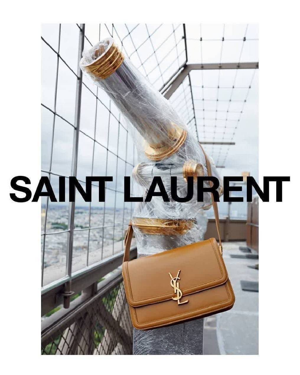 VIP 】YVES SAINT LAURENT BAG VIP GIFT WITH PURCHASE (GWP) Must Have! พร้อมส่งความสวย..items หายาก! พรีเมี่ยมกิ้ฟ Limited จาก YSL DUTY FREE COUNTER วัสดุหนังแท้ Calf skin ทรงสี่เหลี่ยมหนังสวยหรูอยู่ทรงเปิดปิดด้วยฝาปิดโลโก้แบรนด์อะไหล่ทอง ภายในโล่งมีLogo มีช