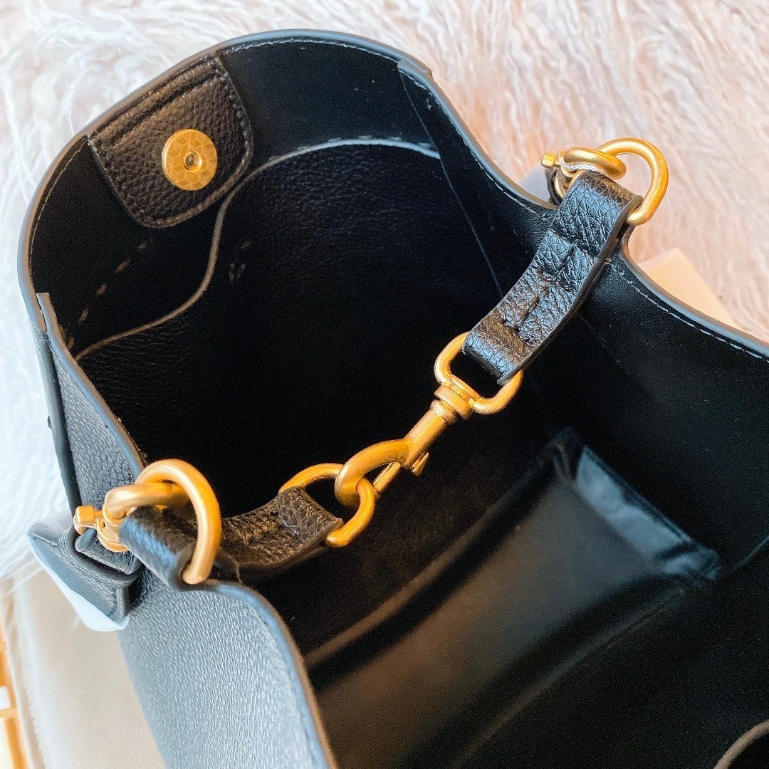 ของแท้ 💯% TORY BURCH MCGRAW MINI BUCKET BAG กระเป๋าสะพาย *วัสดุหนังวัวแท้ หนังนุ่ม หนังหอม น้ำหนักเบามากกก!! หนังลื่น นิ่มสวยมากๆ