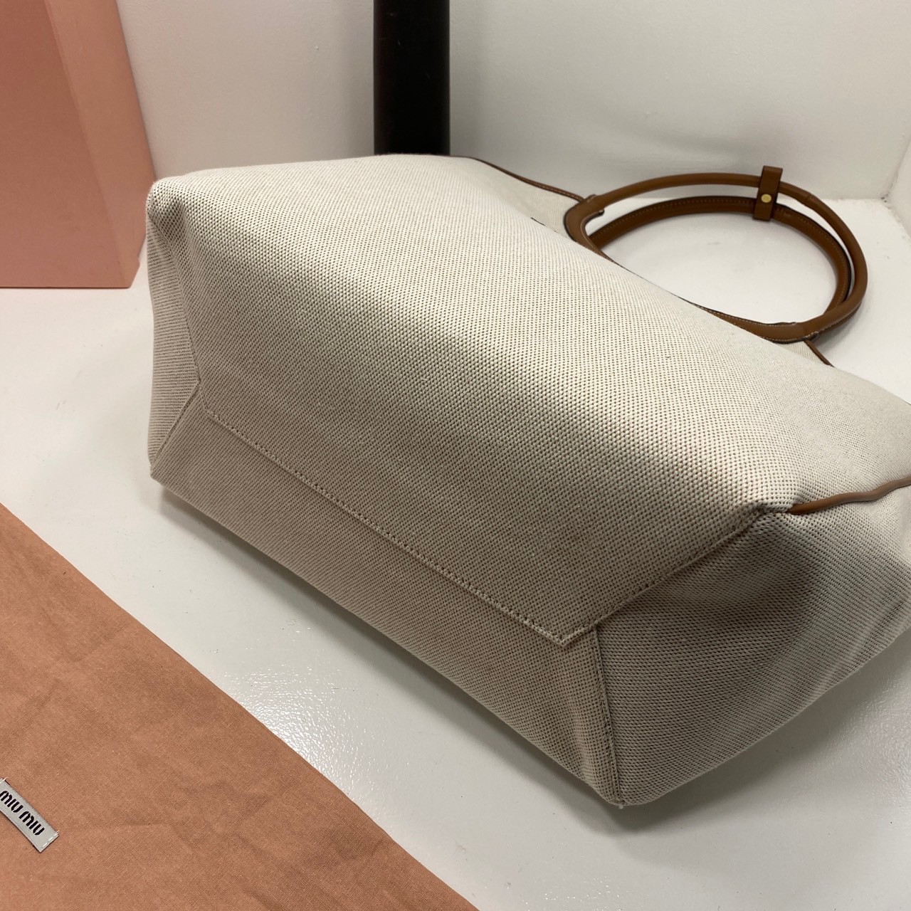 MIU MIU IVY TOTE BAG LARGE 34cm กระเป๋าถือ/สะพายทรงโท้ทใบใหญ่ คิ้วท์สุด จุของได้เยอะ เกรดออริ 1:1 ใช้งานต่างประเทศได้