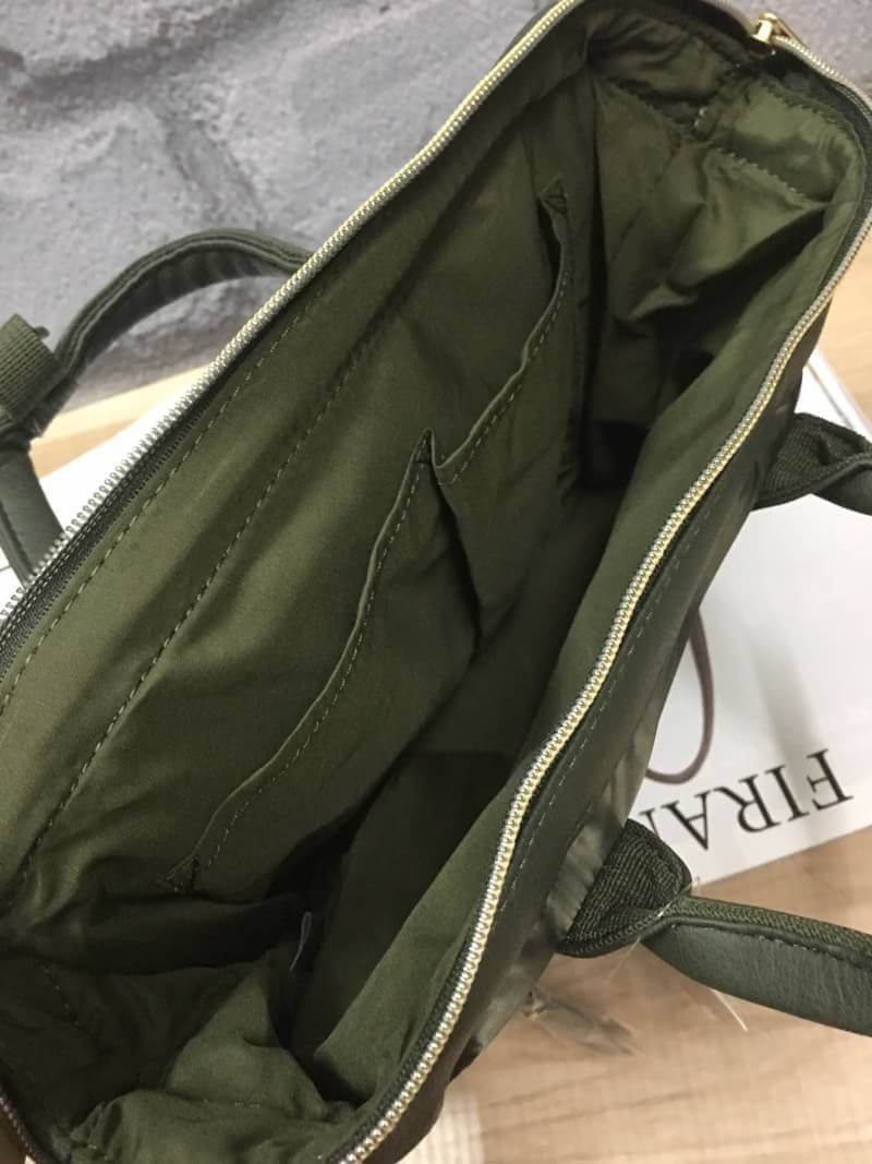 ANELLO NYLON 2 WAY MINI BOSTON BAG 2017 แบรนด์ฮิตติดลมบนในขณะนี้ กับคอลเลคชั่นใหม่เป็นรุ่นทรงShoulder bag วัสดุNYLON สลับกับ Pu น้ำหนักเบา กันน้ำได้ ช่องใหญ่เปิดปิดด้วยซิปคู่ ปากกระเป๋ามีโครงสะดวกใช้ ดูแลรักษาง่าย ตัวจริงน่าใช้ทุกสีเลยคะ เป็นรุ่นใหม่อีกรุ