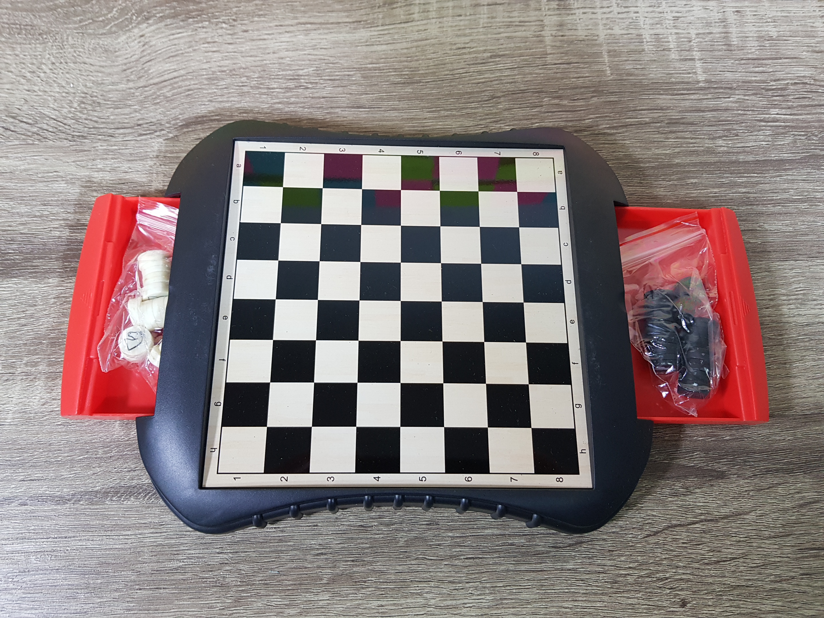 หมากรุกสากลบอร์ดขาวดำพกพา