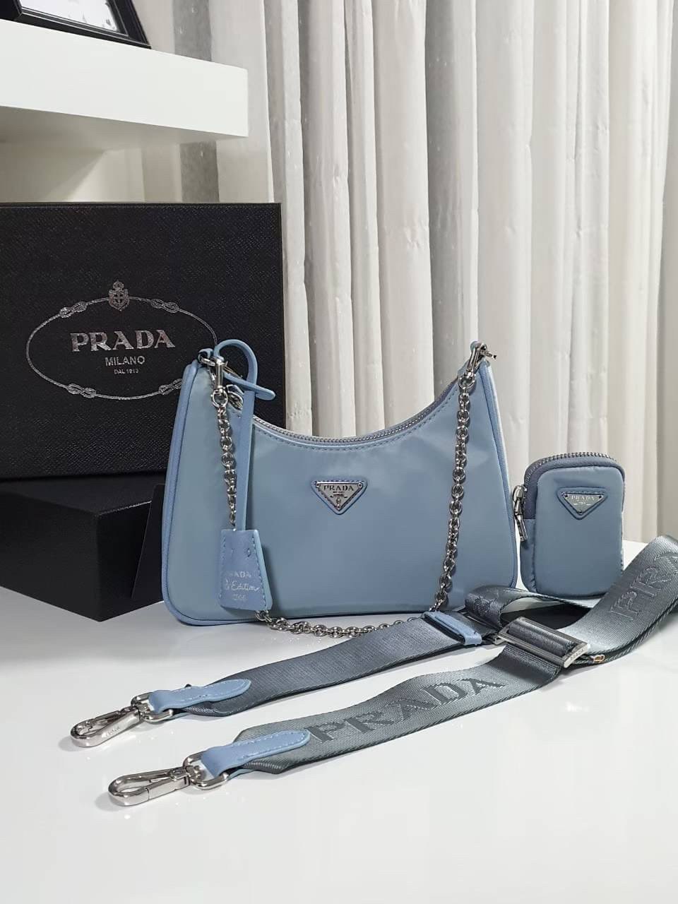 BEST SELLER!! **กำลังมาแรงมากค่ะ กับแบรนด์ PRADA ใบเดียวคุ้มมากค่ะ อุปกรณ์ ครบชุด **ซื้อ1ได้ถึง3ไอเท็ม ทั้งสายยาว และกระเป๋าใส่เหรียญ และป้ายแท็คหนัง อย่างดี **อะไหล่ปั้มแบรนด์แท้ทุกจุด วัสดุทำจากผ้า Nylon อย่างดี กันน้ำได้ อยู่ทรงสวย สามารถใส่กระเป๋าตังค