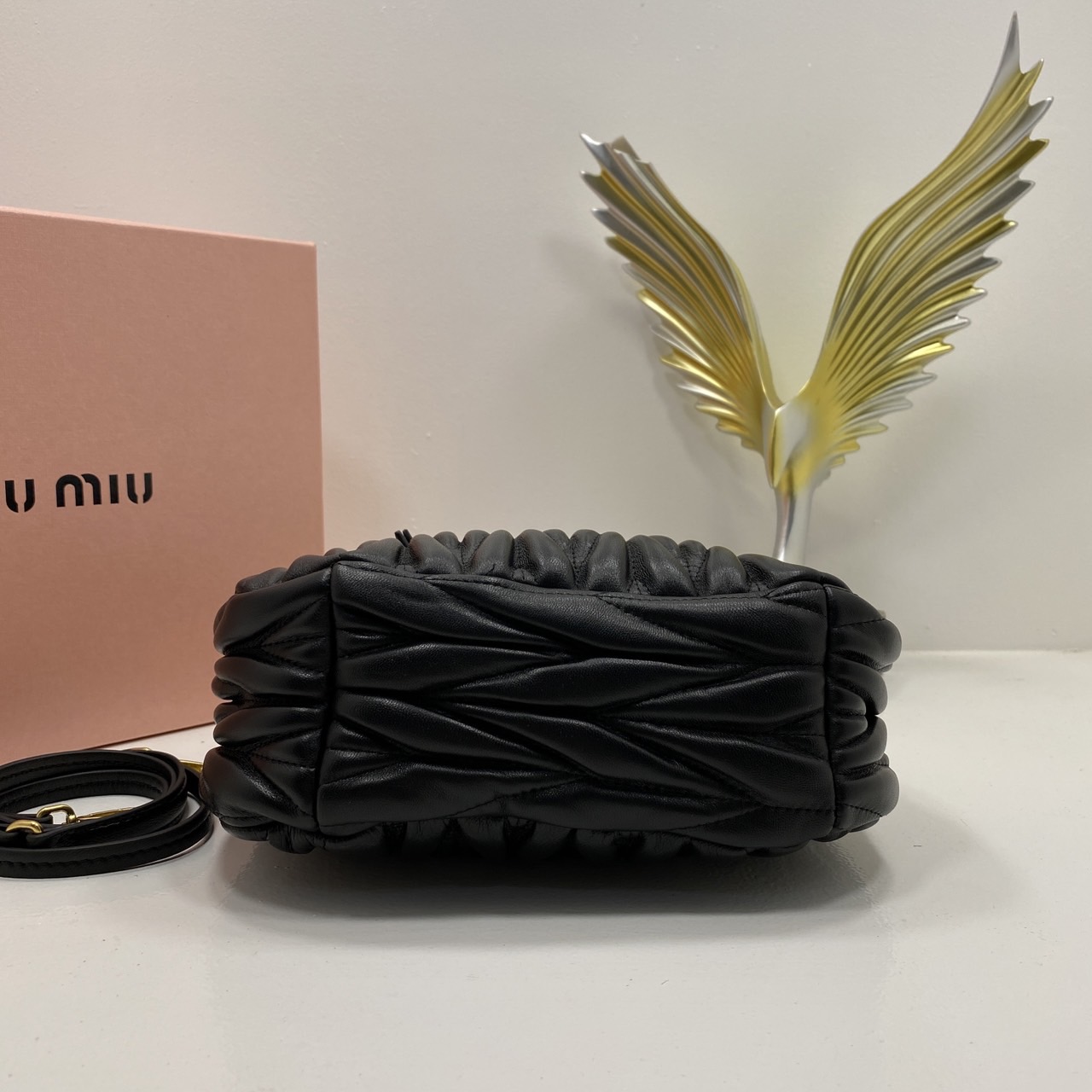MIU MIU mini Wander matelassé shoulder bag กระเป๋าถือ/สะพาย ทรงโฮโบ คิ้วท์สุด ปังสุด ตัวแม่ เกรดออริ 1:1