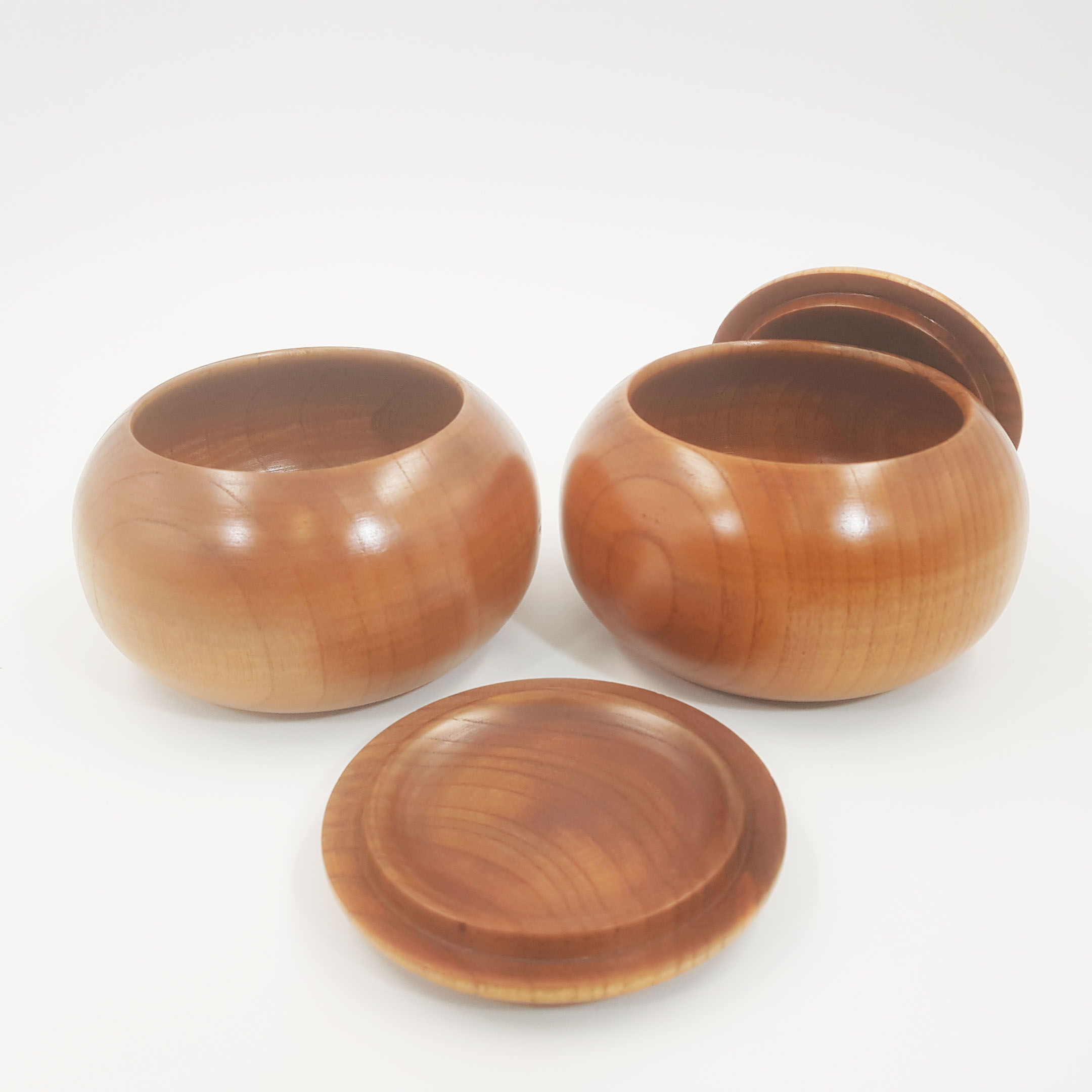 โถหมากล้อมไม้พุทรา