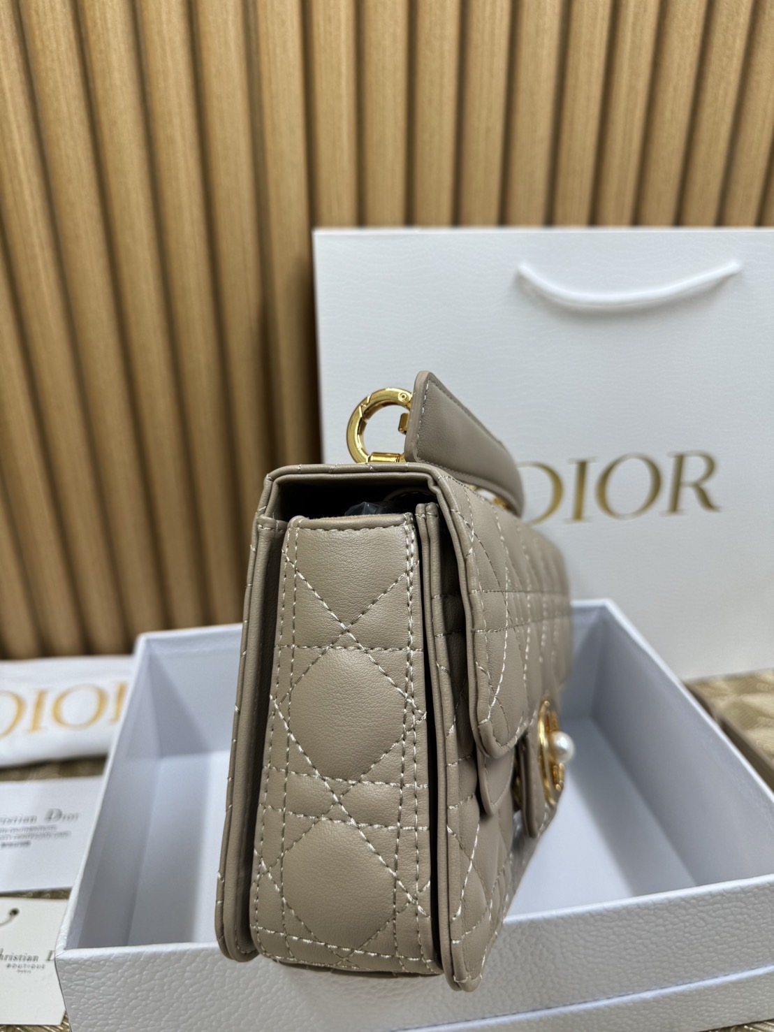 พร้อมส่ง 6 สี Small Dior Jolie Top Handle Bag 22cm กระเป๋าสะพาย เกรดออริ สลับแท้ 1:1 ใช้ต่างประเทศได้