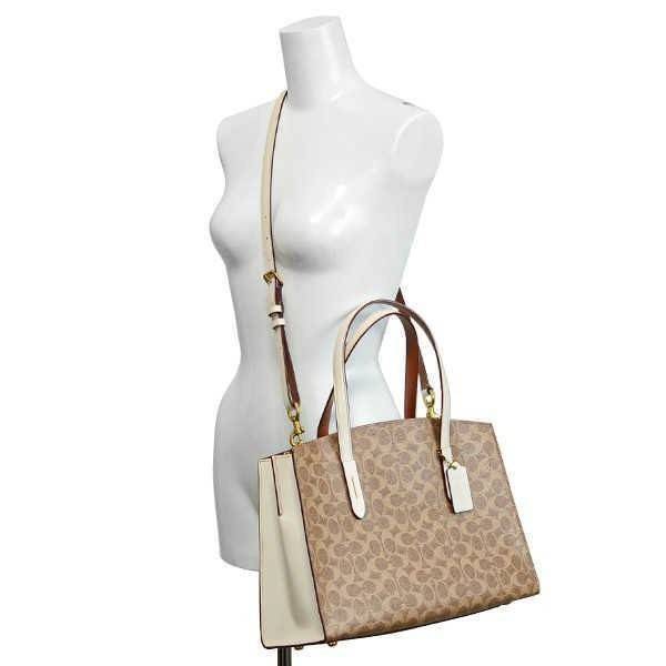 COACH CHARLIE CARRYALL IN SIGNATURE CANVAS (31210) ðšāđāļĢāļĩāļĒāļāļŦāļĢāļđ āļāļĨāļēāļŠāļŠāļīāļ//āļāļĢāļ°āđāļāđāļēāļāļ·āļ āļāļĢāļ°āđāļāđāļēāļŠāļ°āļāļēāļĒ āļāļĢāļ TOTE āļŠāļļāļāļŦāļĢāļđāļŦāļĢāļē āļāļĩāđāļāļāđāđāļāđ āđāļĄāđāļāļģāđāļ// āļ§āļąāļŠāļāļļāđāļāļāļ§āļēāļŠ āļāļŠāļĄāļŦāļāļąāļāđāļāđāļāļļāļāļ āļēāļāđāļĒāļĩāđāļĒāļĄ āļĢāļđāļāļāļĢāļāđāļāļāđāļāđāļ āļĨāļēāļĒ SIGNATURE āļŠāļ§āļĒāļĄāļēāļ// āļāđāļēāļāđāļāļĄāļĩ 2 āļāđāļāļāđāļĨāđāļāļāļ§āđāļēāļ āđāļĨāļ°āļāļĩāļ 1 āļāđāļāļāļāļīāļāļ