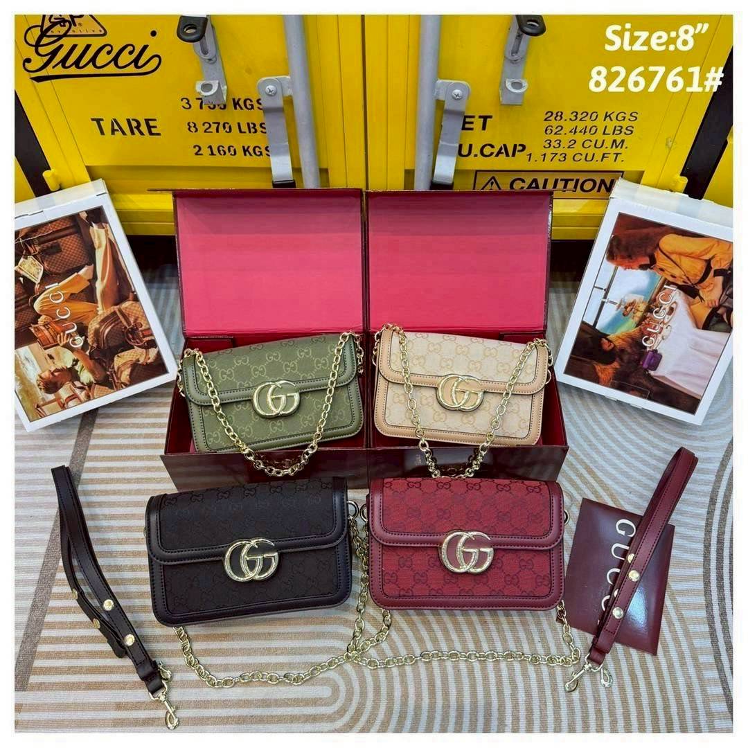 GUCCI Go small shoulder bag กระเป๋าสะพายไหล่ใหม่ล่าสุด พร้อมสาย 2 เส้น สายโซ่และสายหนังถอดได้ ทรงคลาสสิคสวยผู้ดี ตัวกระเป๋าเป็นงานผ้าทอลายโลโก้