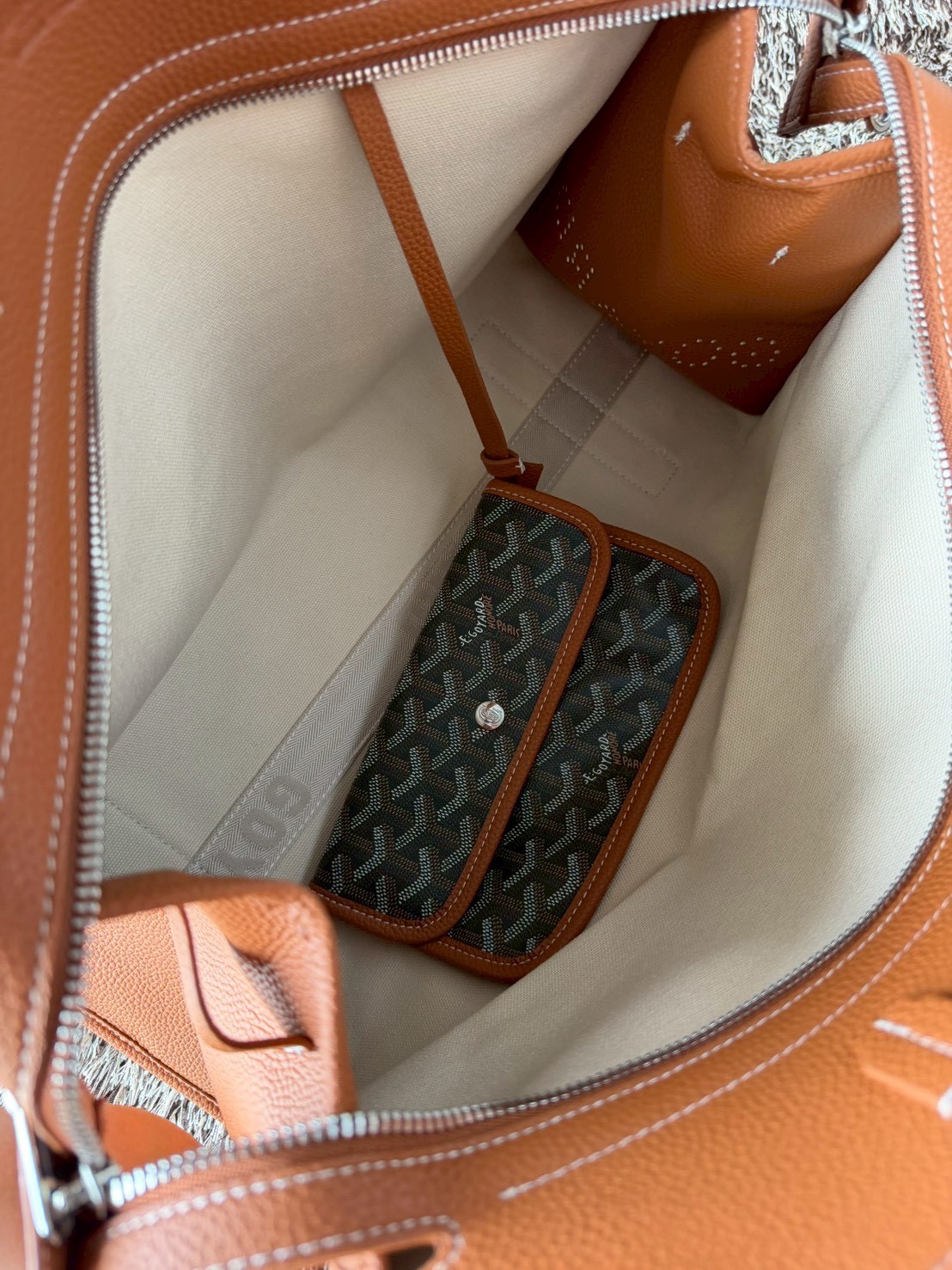 Goyard Hardy PM Tote Bag กระเป๋าสะพายทรงโท้ท ทรงเหลี่ยมใบใหญ่ ภายในโล่งกว้างมาก จุของได้ครบ