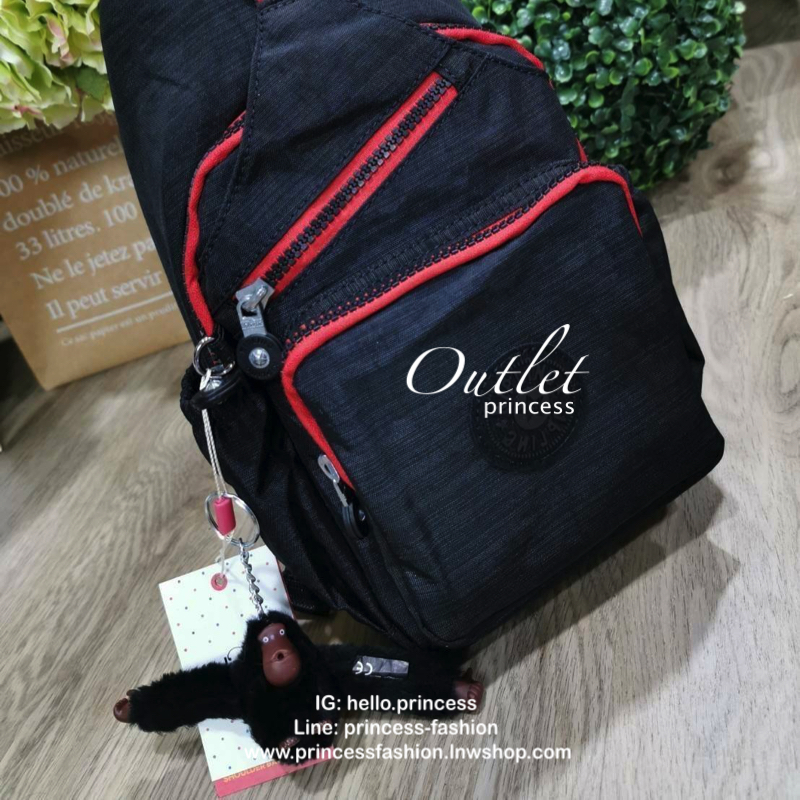 KIPLING ART MINI BACKPACK กระเป๋าสะพายเป้หรือคาดอกวัสดุ Nylon+Polyester100% เปิดปิดด้วยซิปสะดวกใช้ ด้านหน้ามี1ช่องซิป มาพร้อมพวงกุญเเจลิงขนฟูถอดแยกใช้ได้ ดีไซน์สุดฮิตสายสะพายคอลเลคชั่นลาย ART เลื่อนปรับได้ ภายในมีช่องซิป ช่องใส่มือถือ ภาพถ่ายจากสินค้าจริง