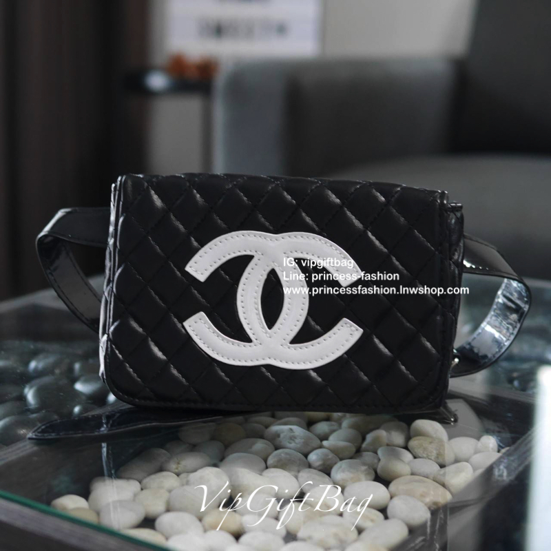 NEW ARRIVAL 2019!! CHANEL WAIST BAG (NOT FOR SALE) กระเป๋าสะพายคาดเอวหรือคาดอกพรีเมี่ยมกิ้ฟของแท้จาก CHANEL วัสดุหนัง PU นิ่มมือ ปักโลโก้สีขาว ด้านในเปิดปิดด้วยฝาปิดกระดุมแม่เหล็ก ใส่ของจุกจิกและมือถือได้ทุกรุ่น มาพร้อมสายคาดเอวแบบเข็มเข็มขัดปรับระดับ อะไ