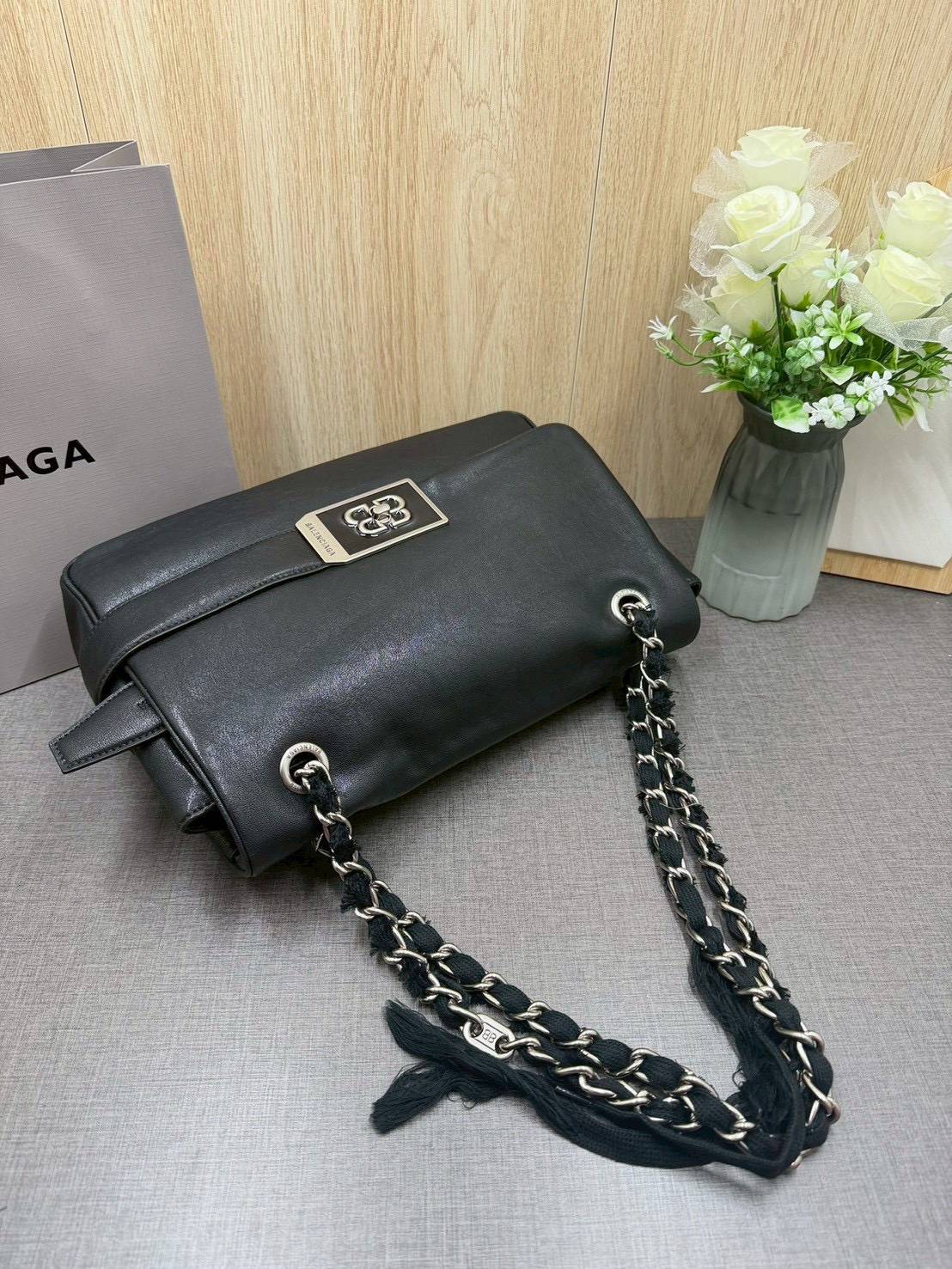 ORI หนังแท้ | Balenciaga Modu Shoulder Leather Bag / Modu Tote Bag 30cm กระเป๋าสะพายทรงโท้ท ดีไซน์ใหม่สวยเก๋ตามแบบฉบับแบรนด์