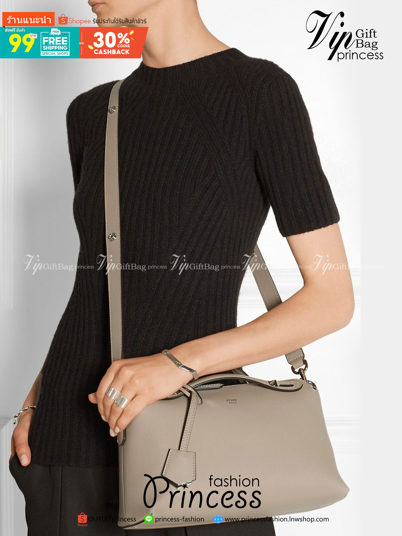 FENDI by the way small เกรดออริจินอล กระเป๋าถือ/สะพายข้างทรงหมอน รุ่นตามหา วัสดุหนังสวย มาพร้อมสายสะพายถอดออกได้ ใช้วันไหนๆกับชุดไหนๆได้หมดเลยทีเดียว อีกหนึ่งรุ่นที่ต้องแนะนำนะคะ