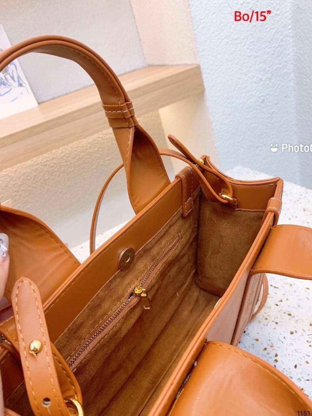 CHLOE Woody medium embroidered leather tote / CHLOE TOTE BAG กระเป๋าทรงโท้ท สีสวย เรียบหรู ดูคลาสสิค รุ่นตามหา ใบใหญ่จุดของได้เยอะมาก ภายในโล่งกว้าง