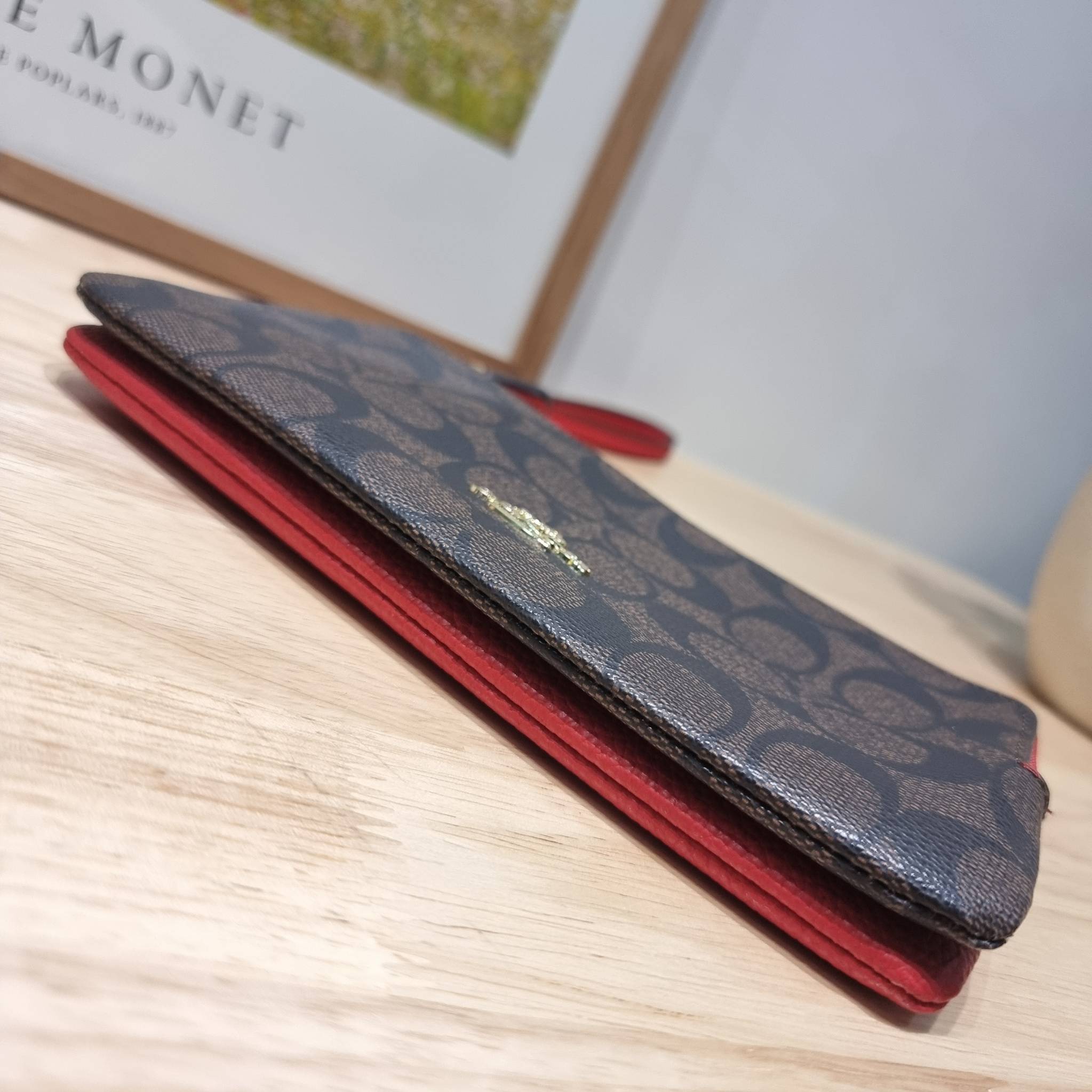 COACH DOUBLE ZIP WALLET IN SIGNATURE CANVAS / C5576 / C5610 / C7313 พร้อมส่ง 8 สี ใหม่ล่าสุด คอล 2023 กระเป๋าคล้องมือใบใหญ่ ดีไซน์ใหม่เล่นระดับ เพิ่มลูกเล่นและดีเทลให้ดูน่าใช้ยิ่งขึ้น