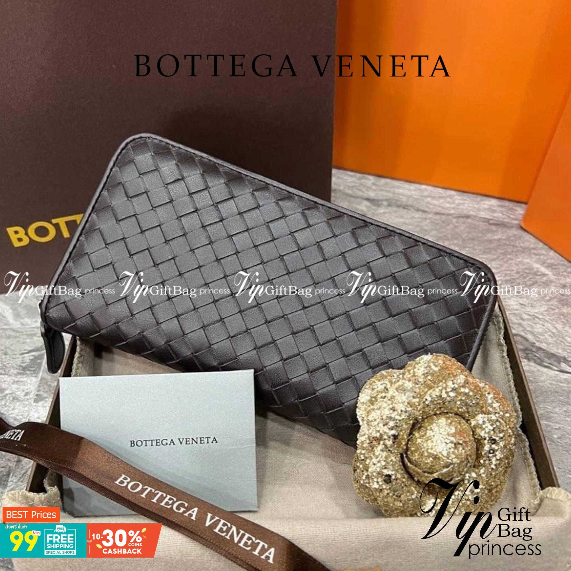 VIP 】หนังแท้ BOTTEGA VENETA LONG WALLET ZIP AROUND กระเป๋าสตางค์ใบยาวซิปรอบ รุ่นนี้หายากมากค่ะ เป็นรุ่นยอดนิยม ใช้ได้ทั้งหญิงชาย มาเท่าไหร่ไม่เคยพอเลยค่า เป็นรุ่นคลาสสิกที่หยิบมาใช้งานได้บ่อยที่สุด งานหนังแท้ทั้งใบสวยมากนะคะ ใช้ทนทานได้นานเลย ภาพสินค้าถ่า